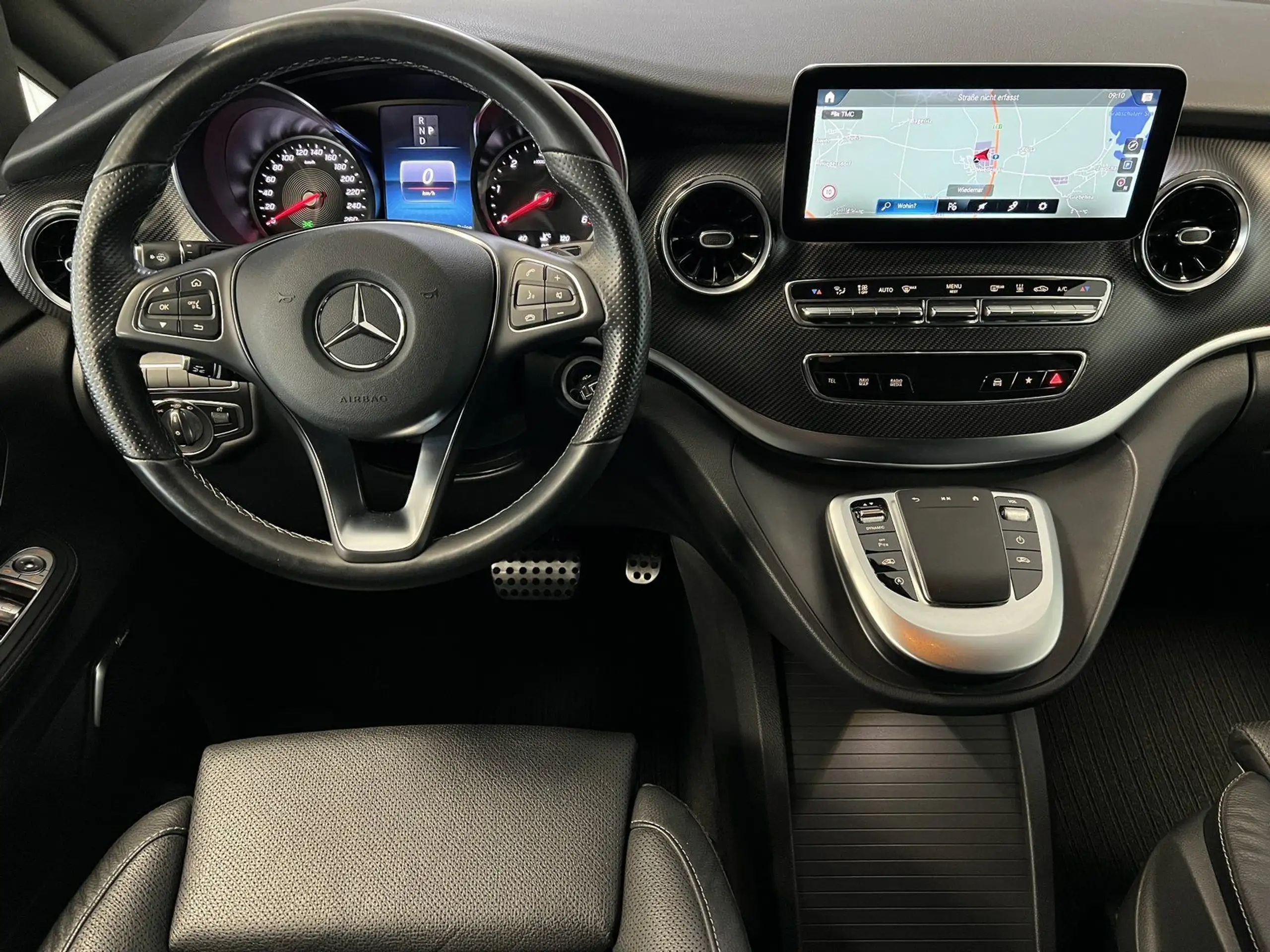 Mercedes-Benz - V 250