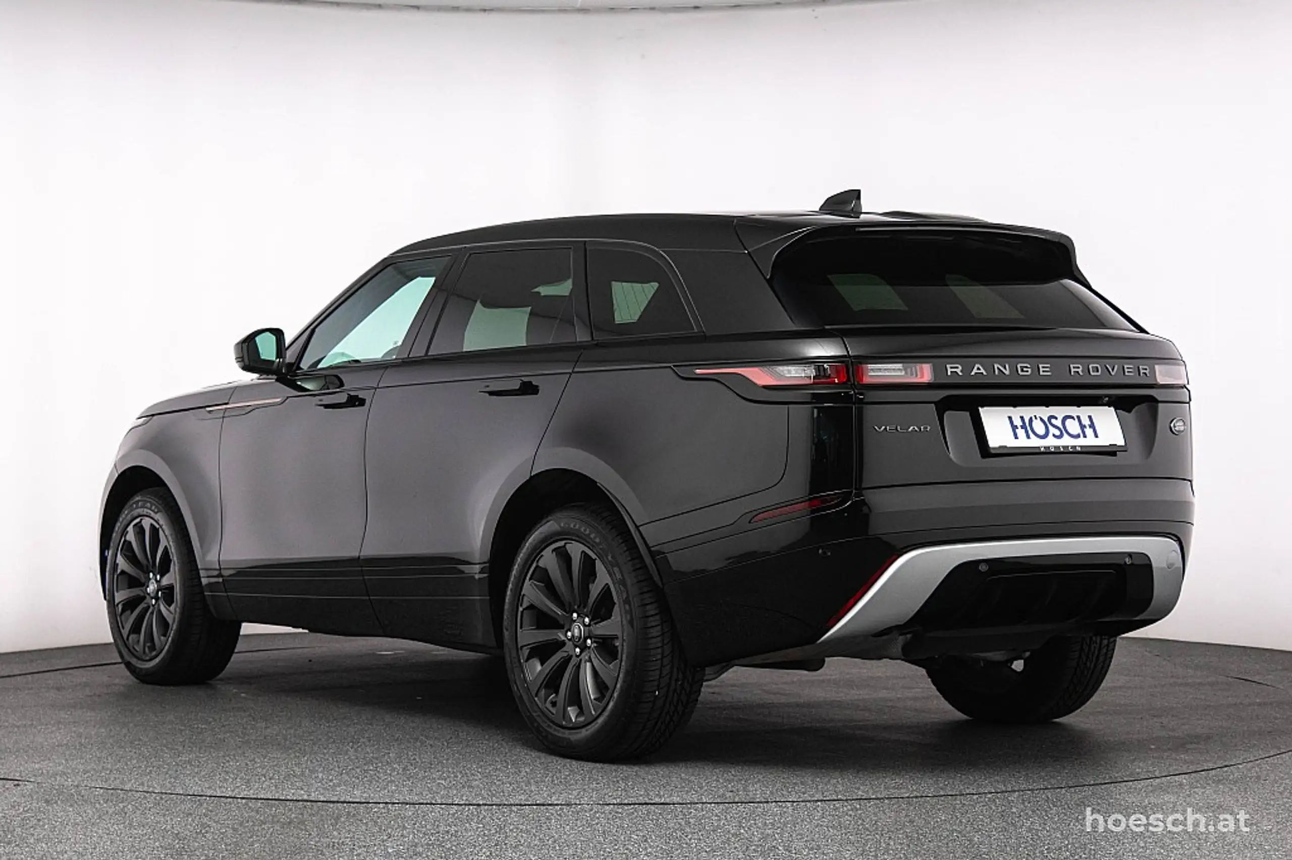 Land Rover - Range Rover Velar