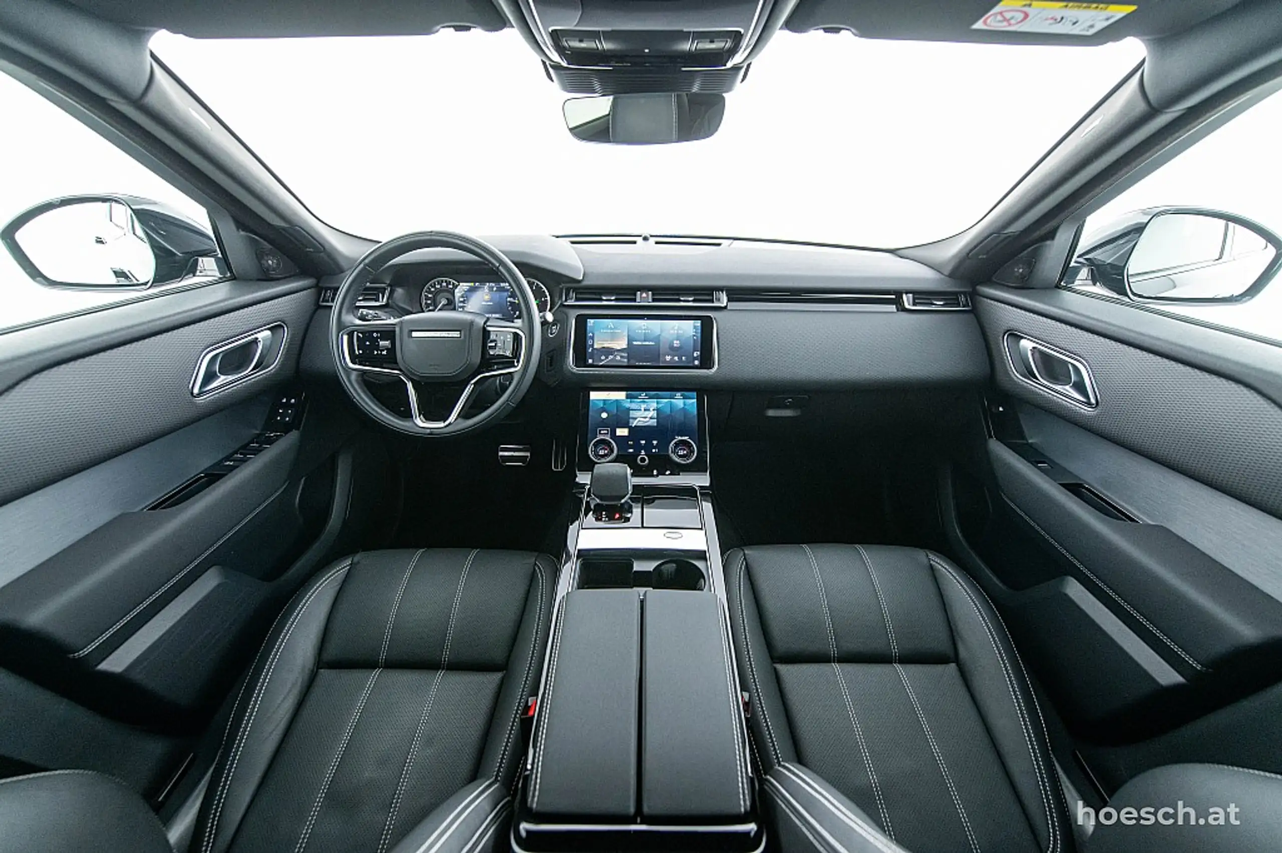 Land Rover - Range Rover Velar