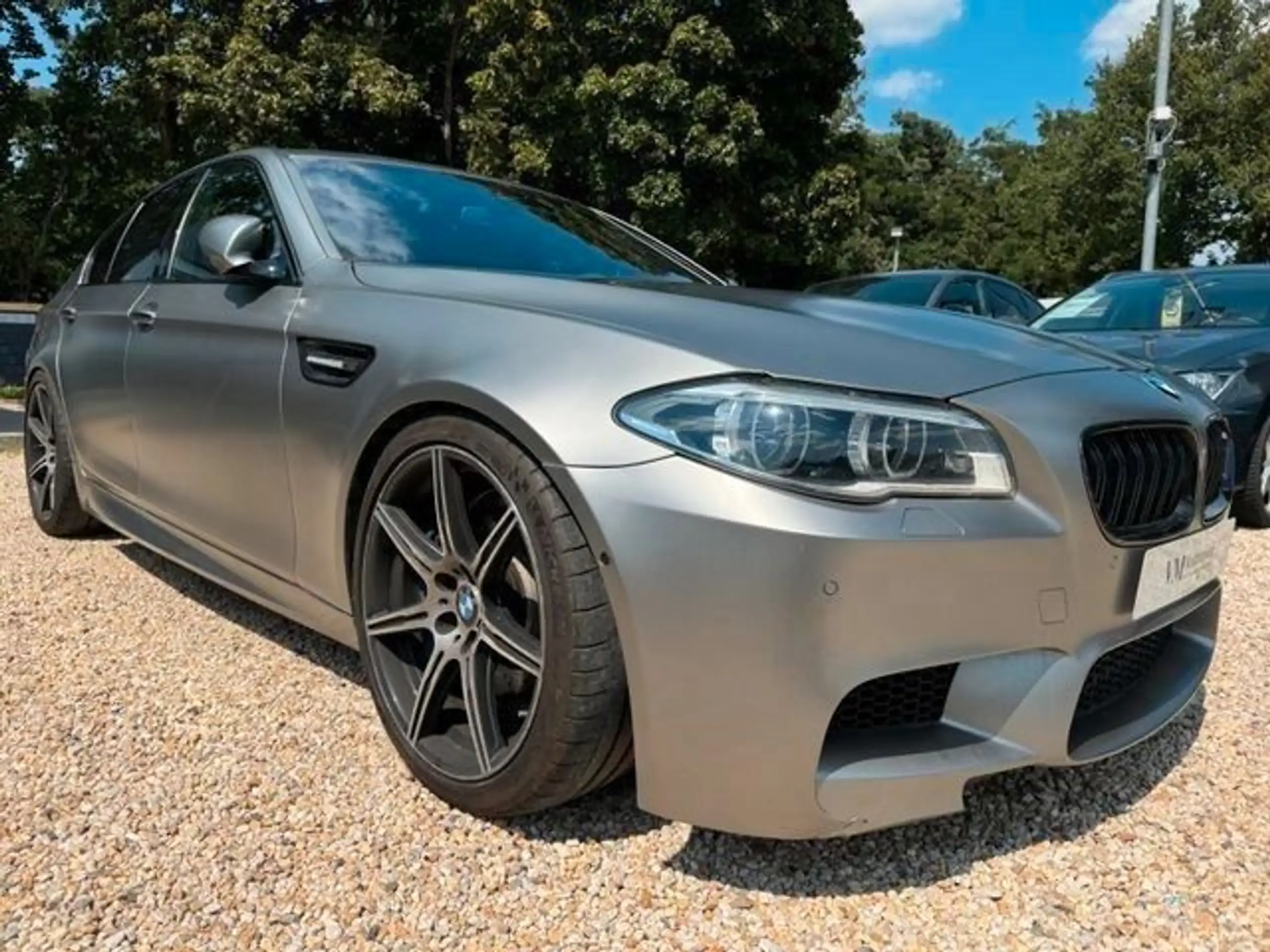 BMW - M5