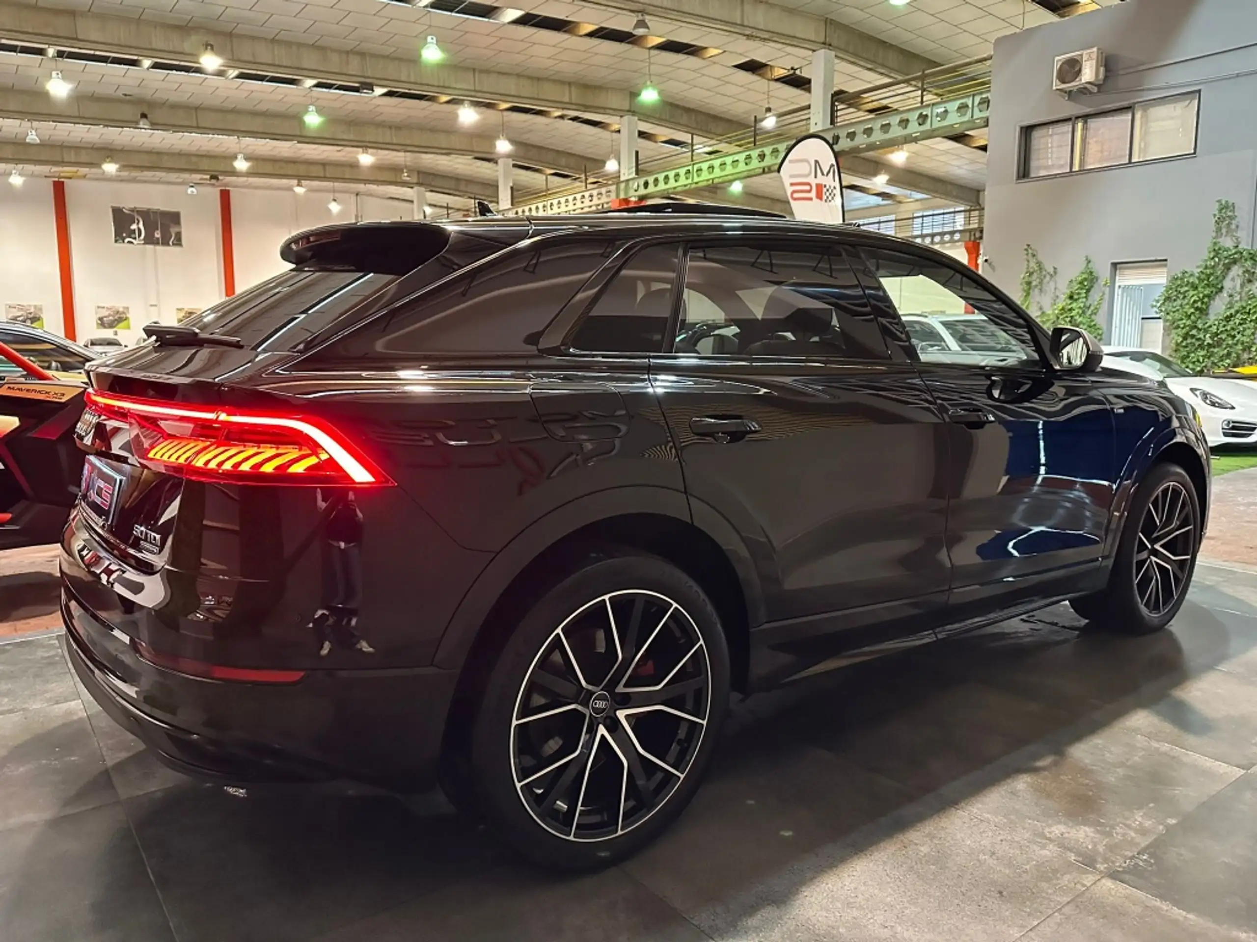 Audi - Q8