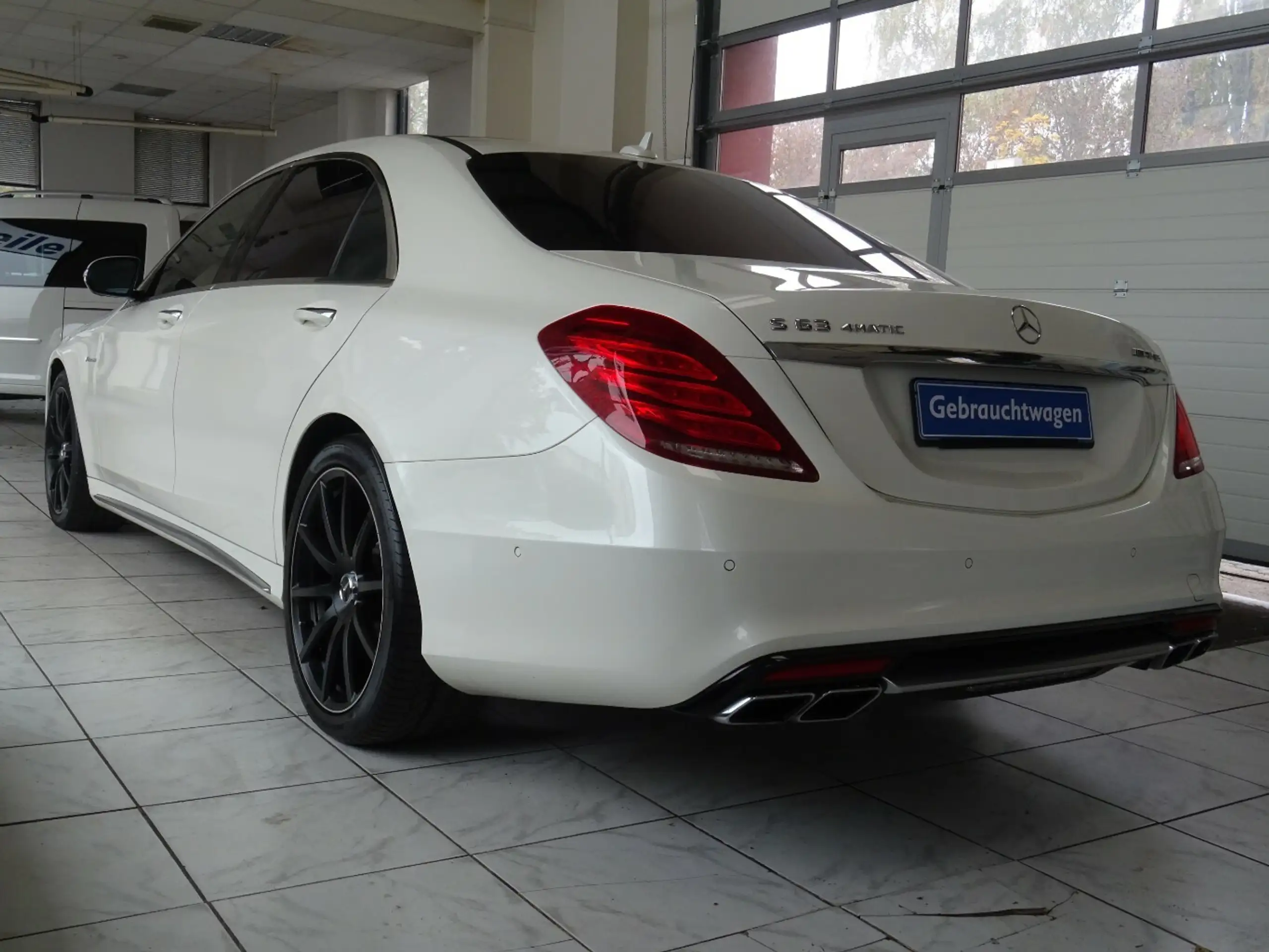 Mercedes-Benz - S 63 AMG