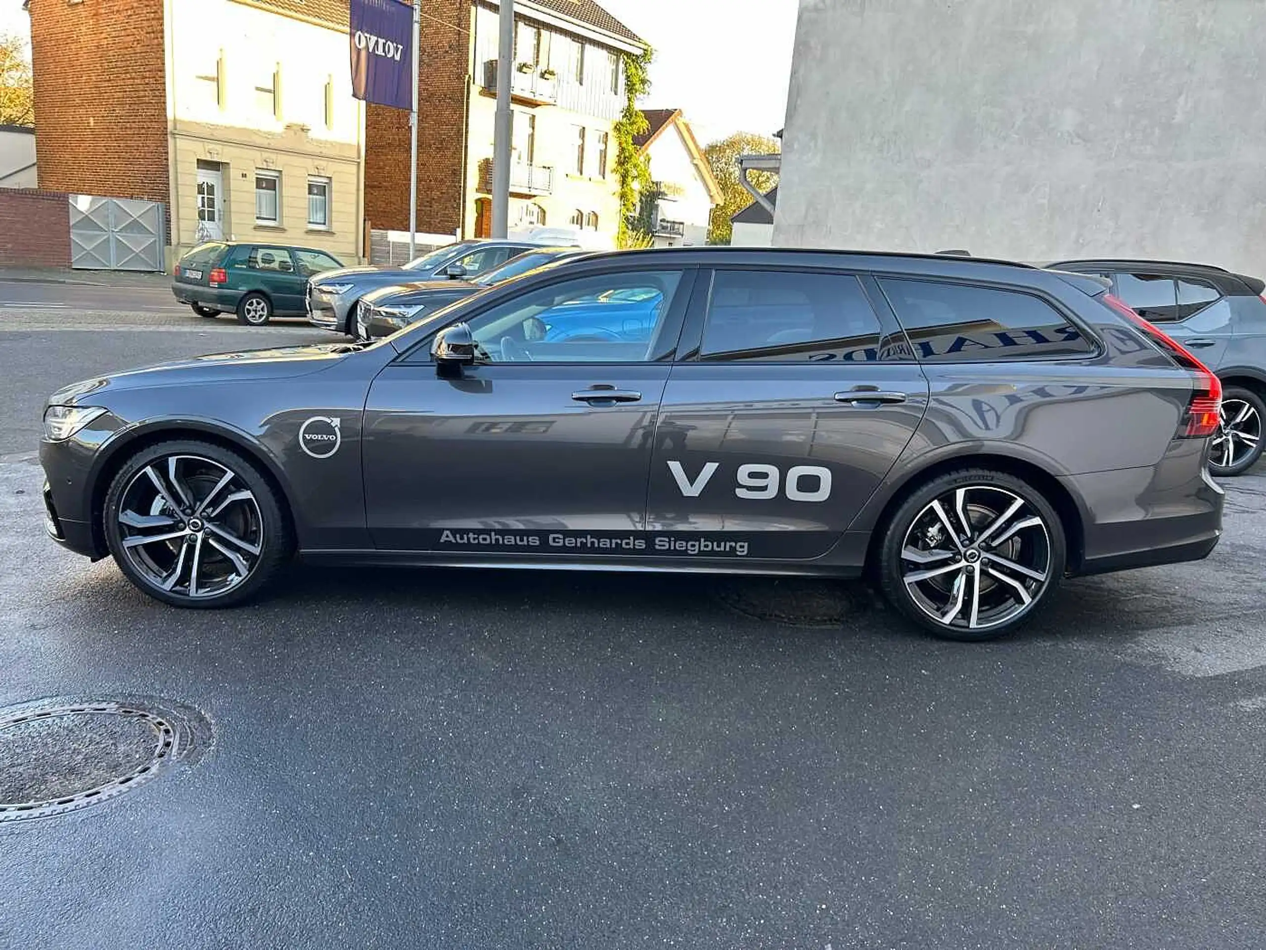 Volvo - V90