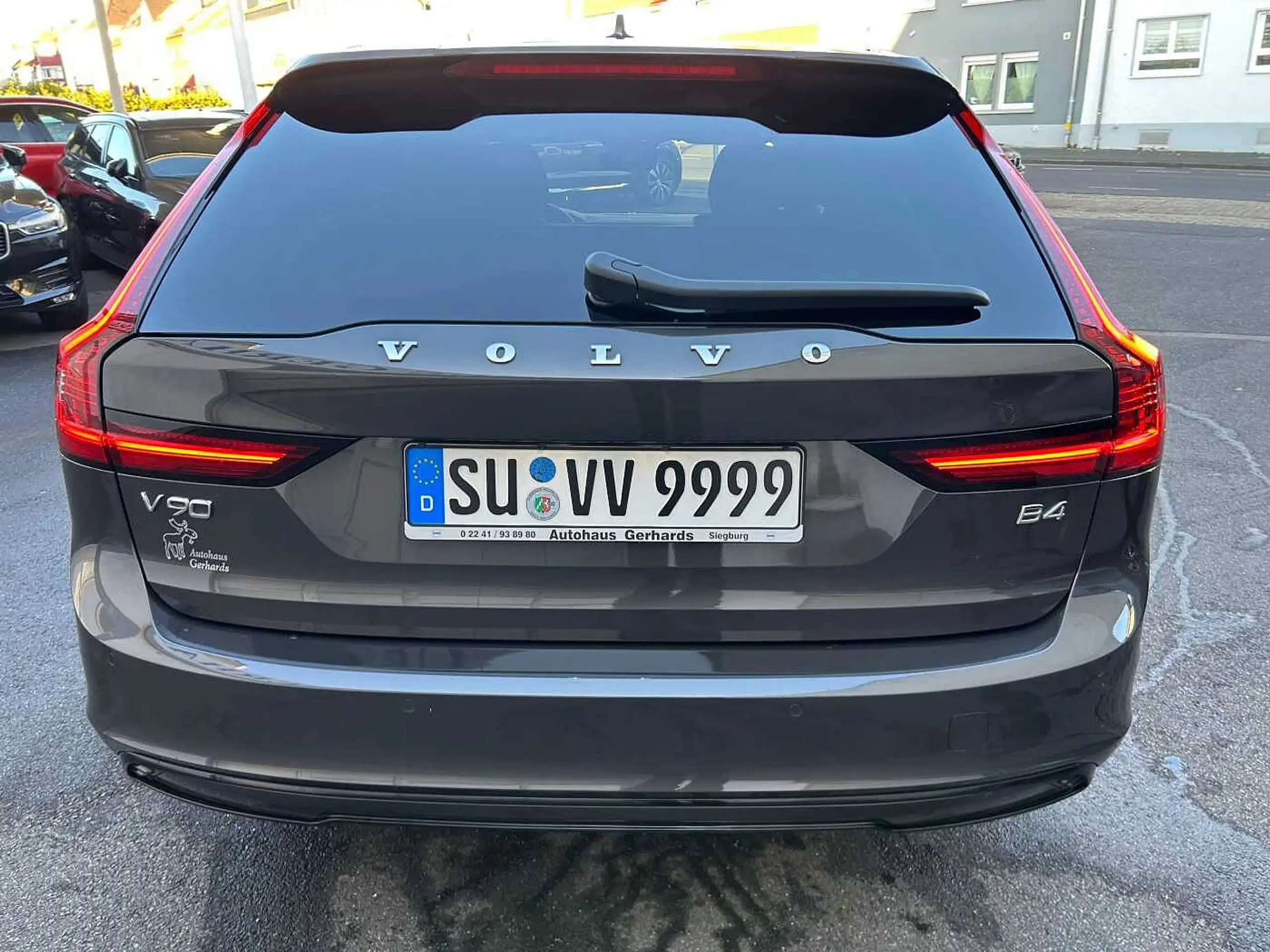 Volvo - V90