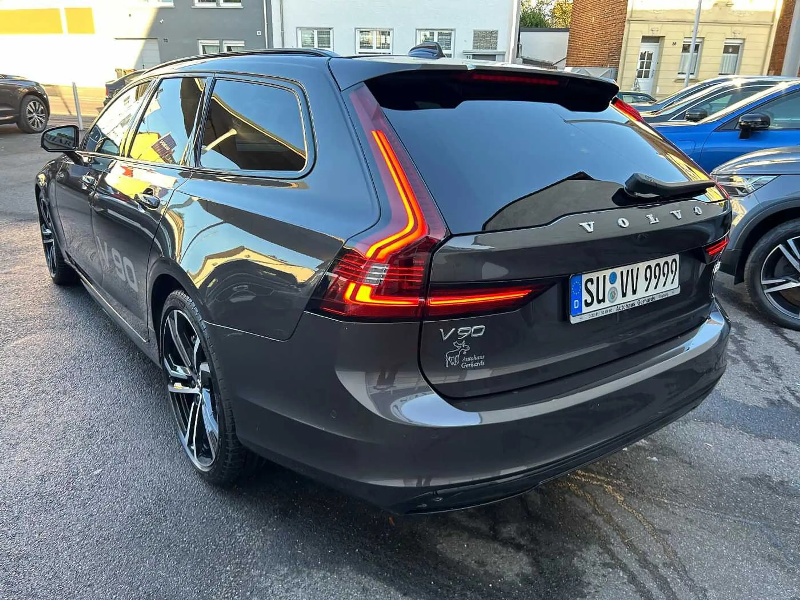 Volvo - V90