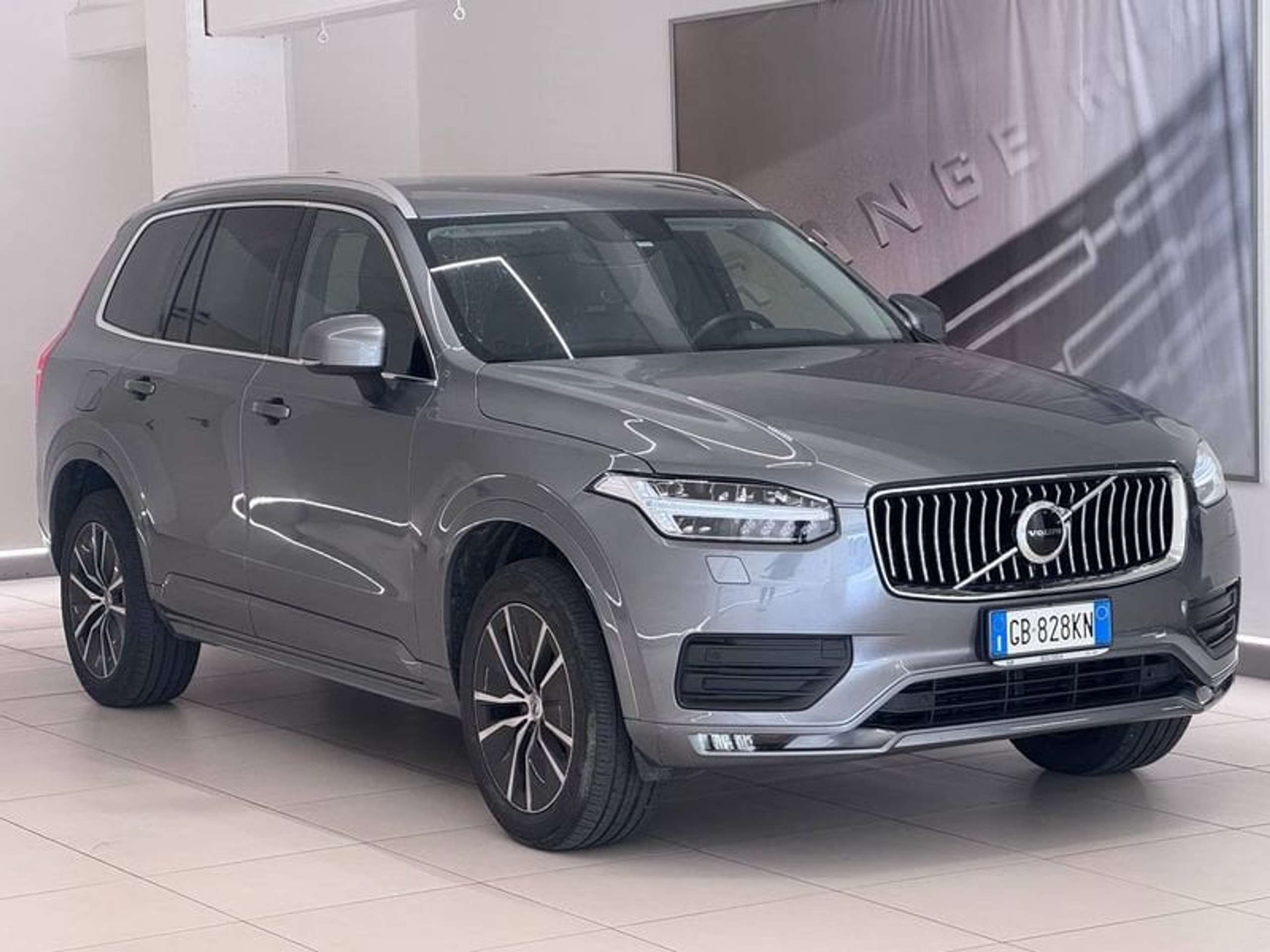 Volvo - XC90