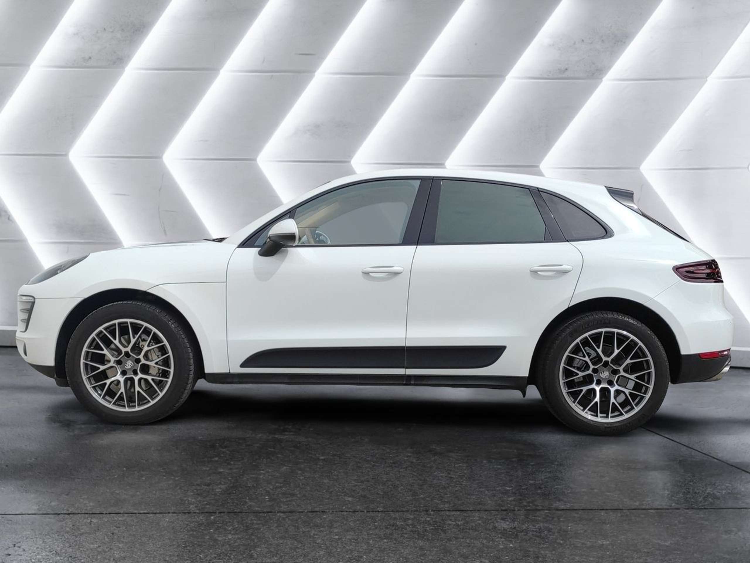 Porsche - Macan