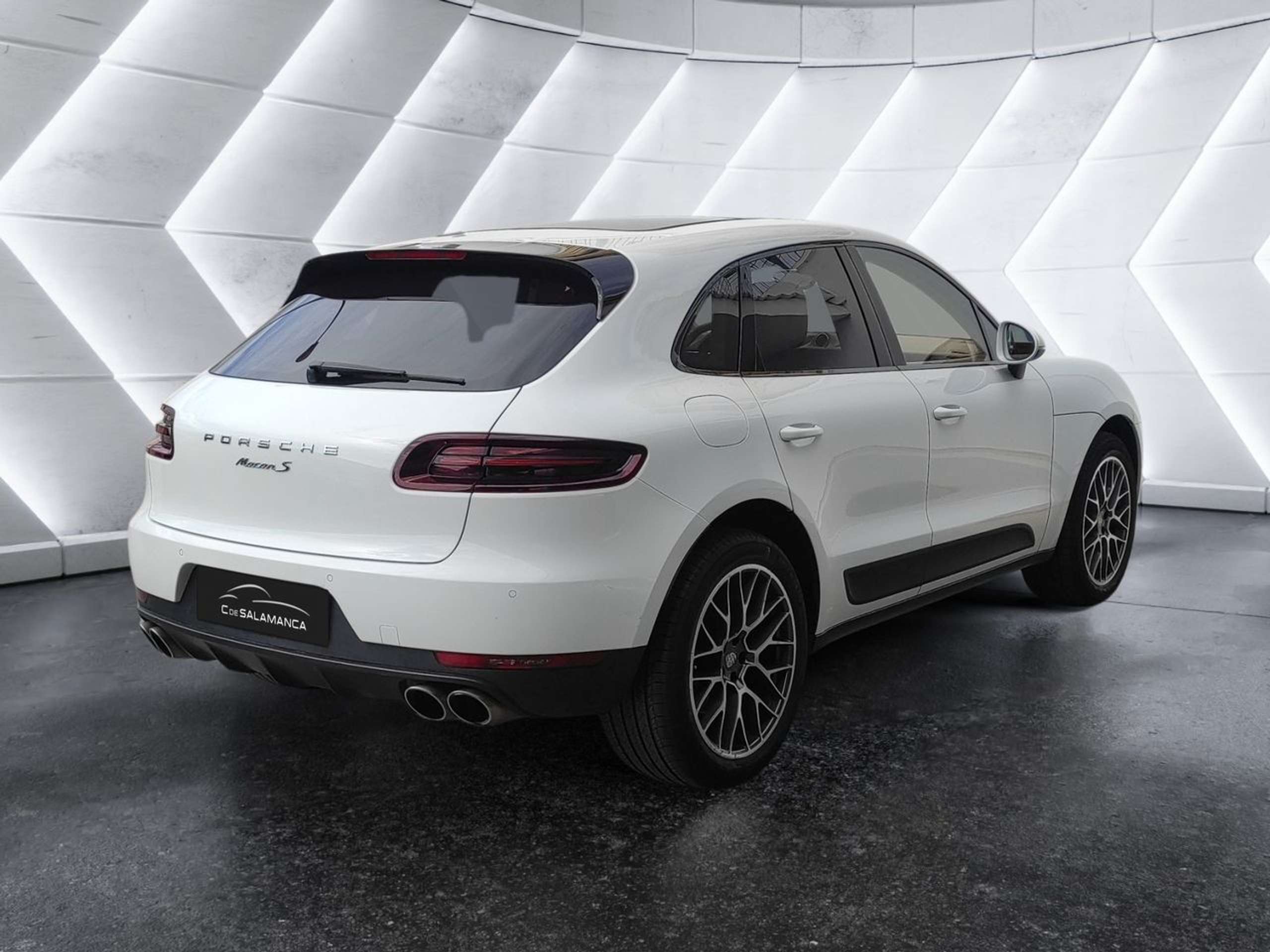 Porsche - Macan