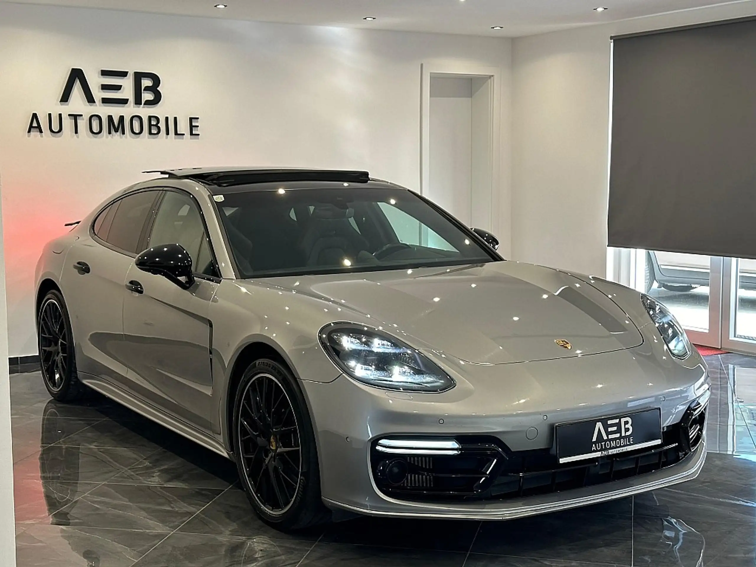 Porsche - Panamera