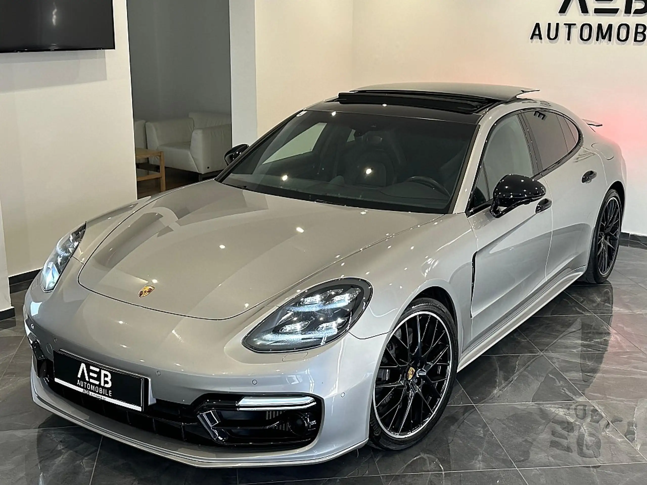 Porsche - Panamera