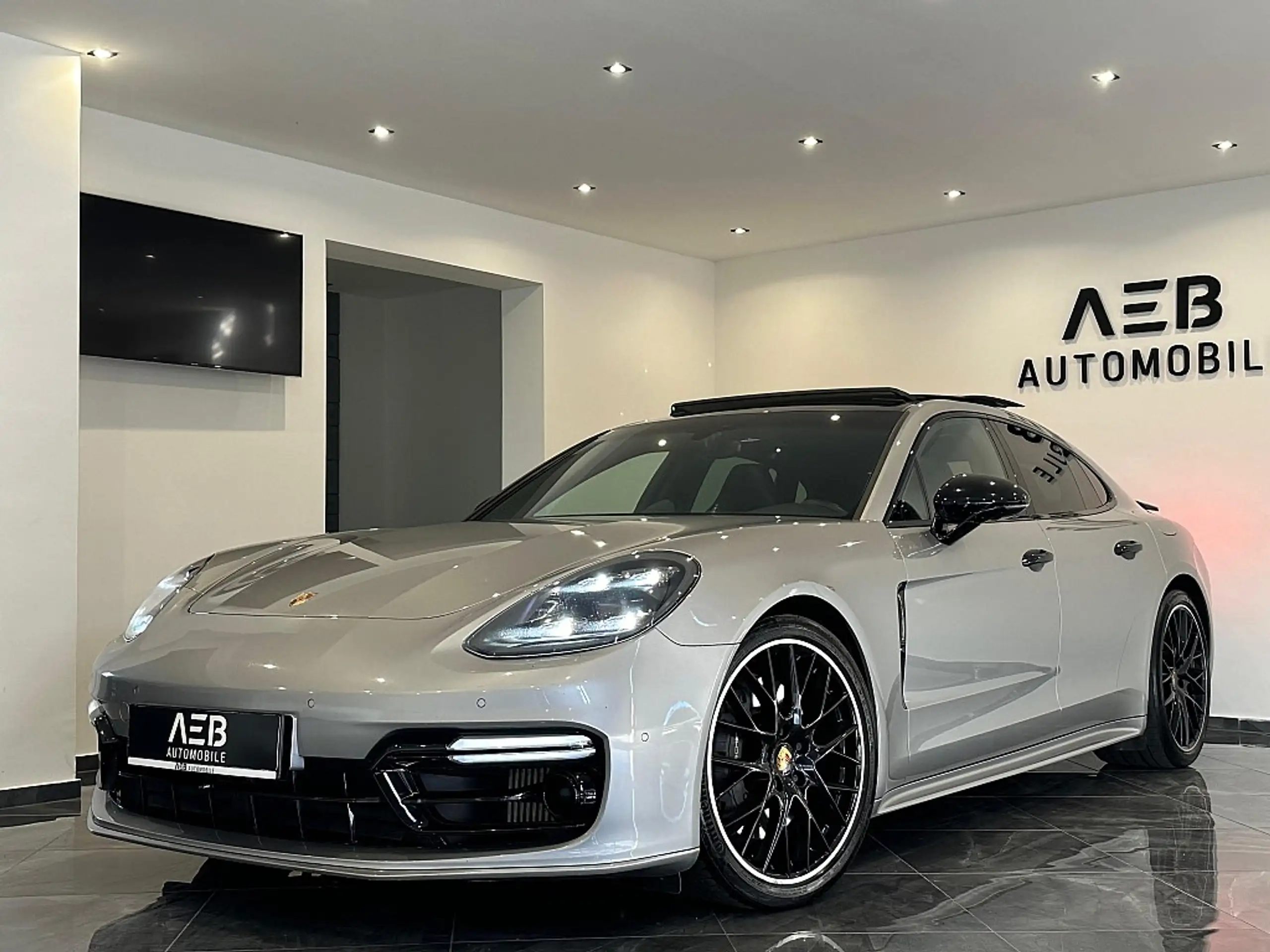 Porsche - Panamera