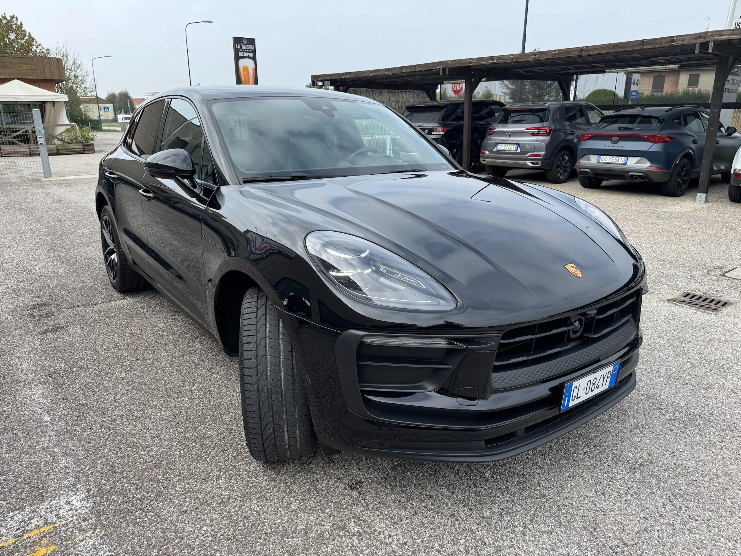 Porsche - Macan