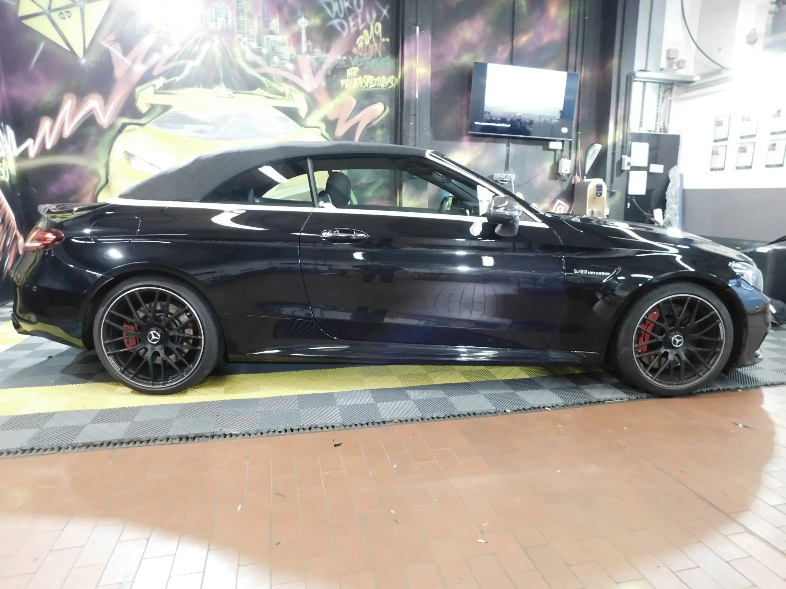 Mercedes-Benz - C 63 AMG