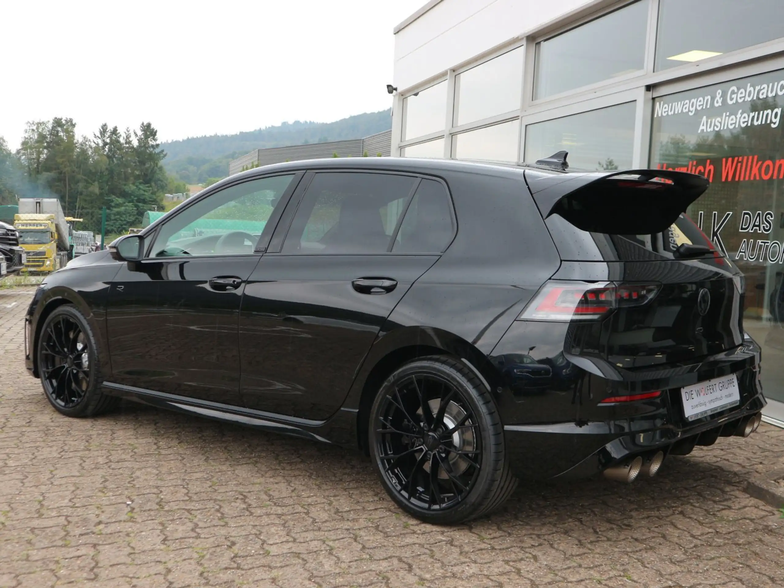 Volkswagen - Golf