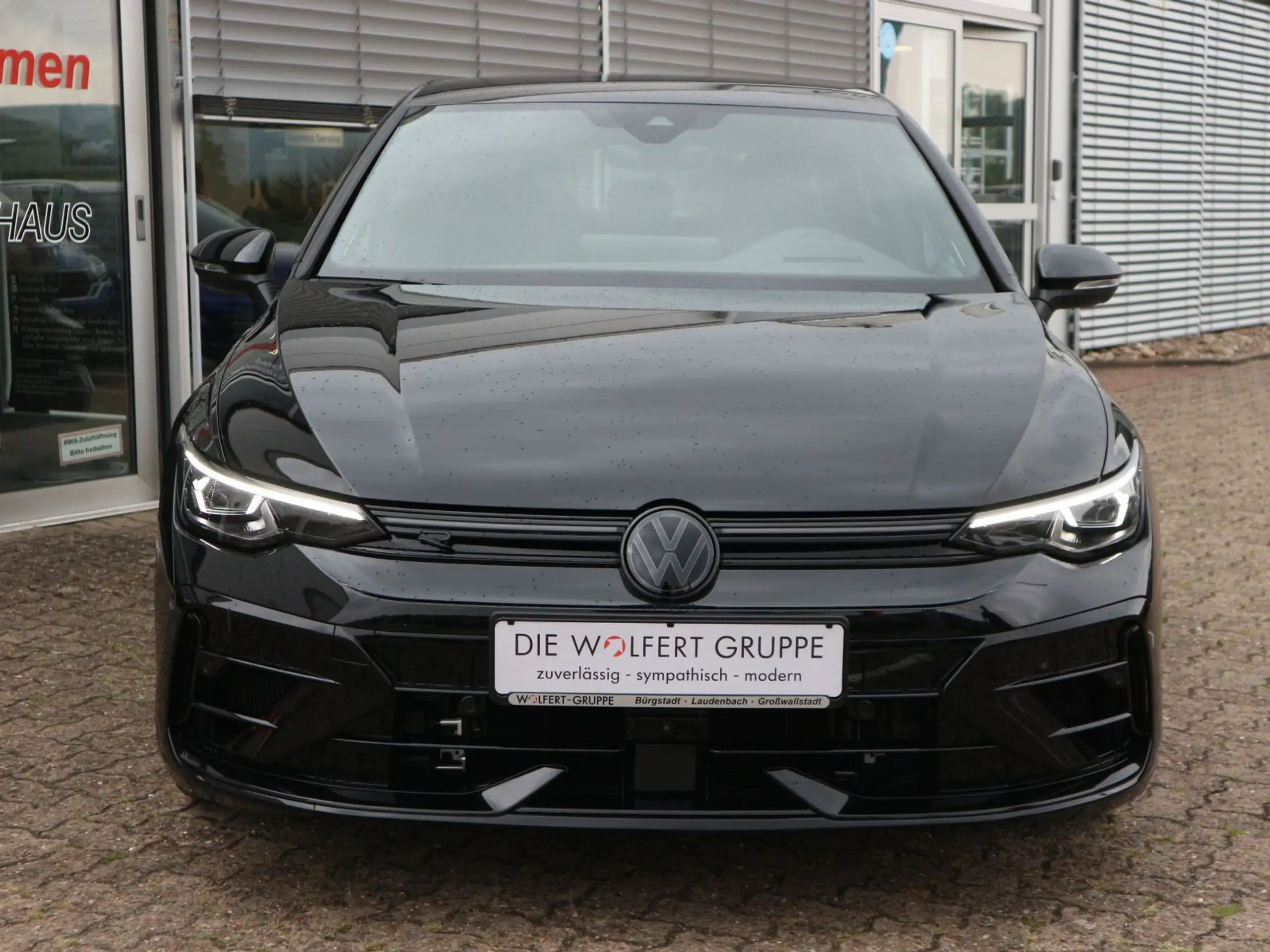 Volkswagen - Golf