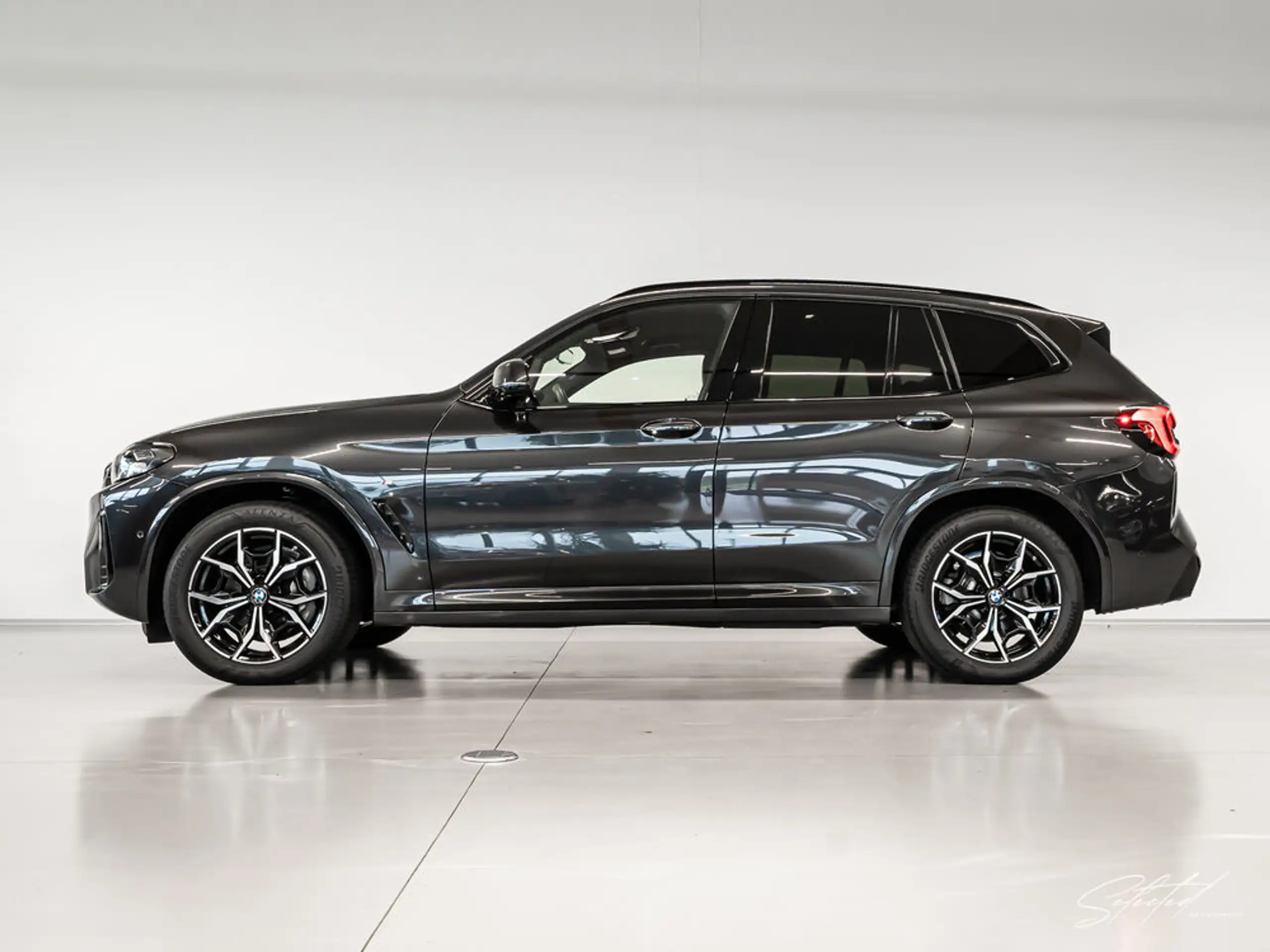 BMW - X3