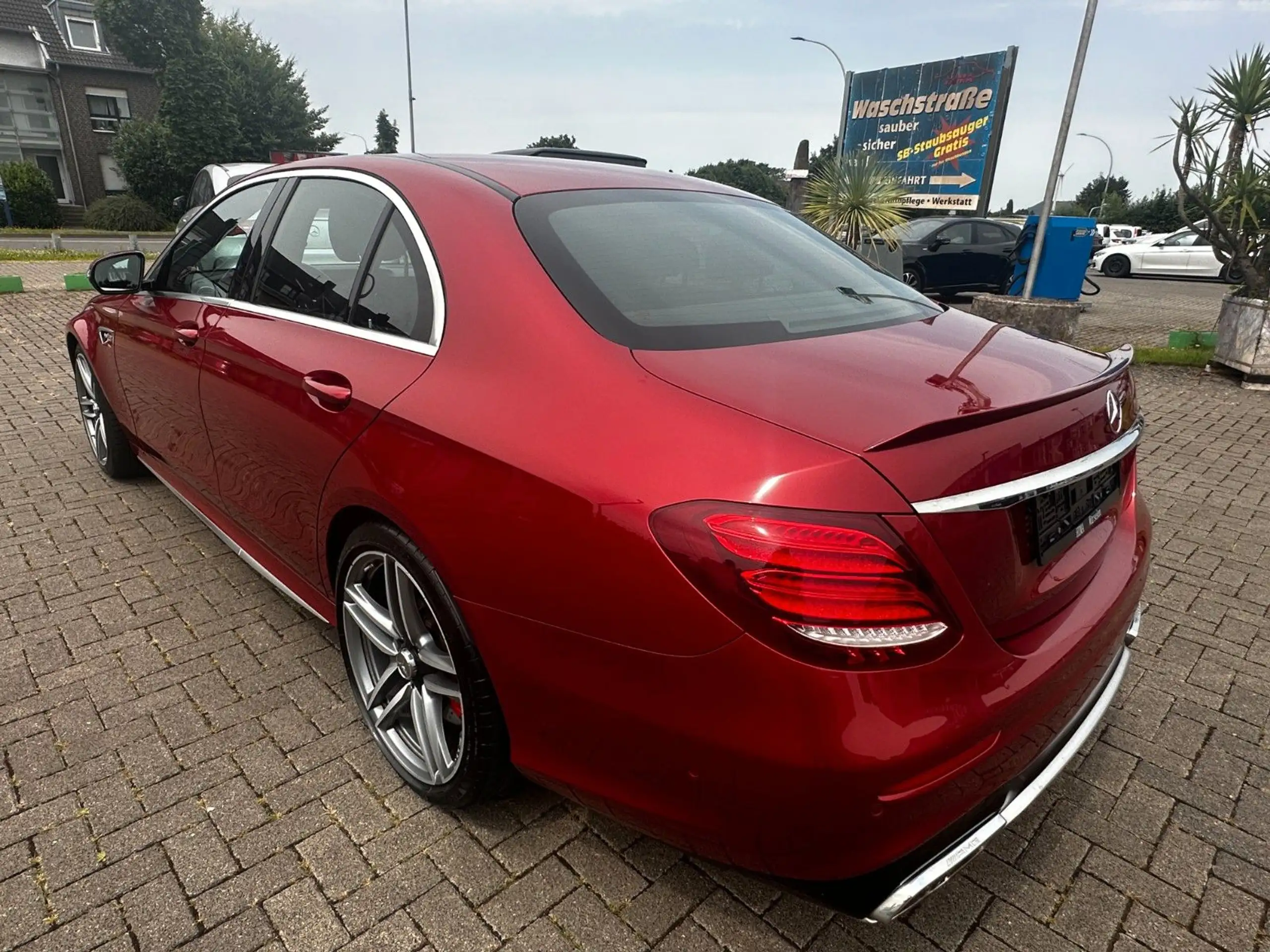 Mercedes-Benz - E 63 AMG