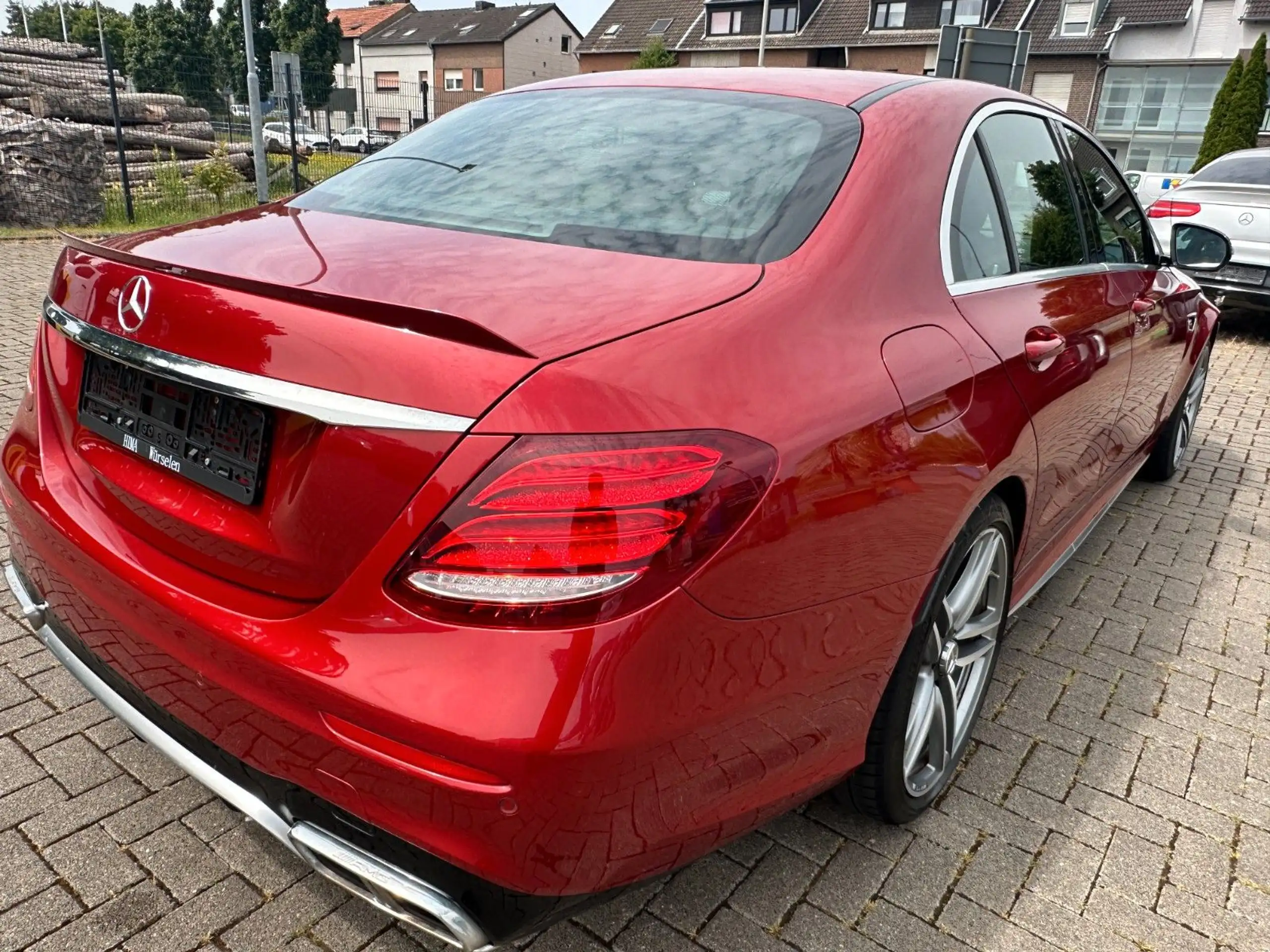 Mercedes-Benz - E 63 AMG