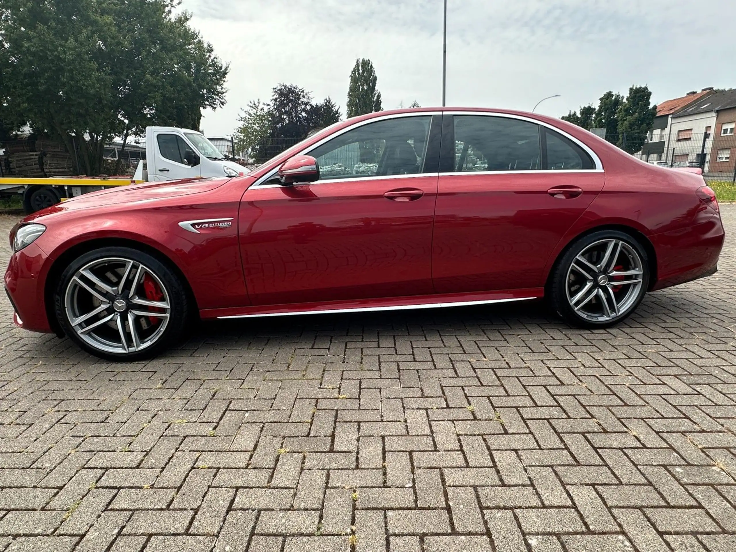 Mercedes-Benz - E 63 AMG