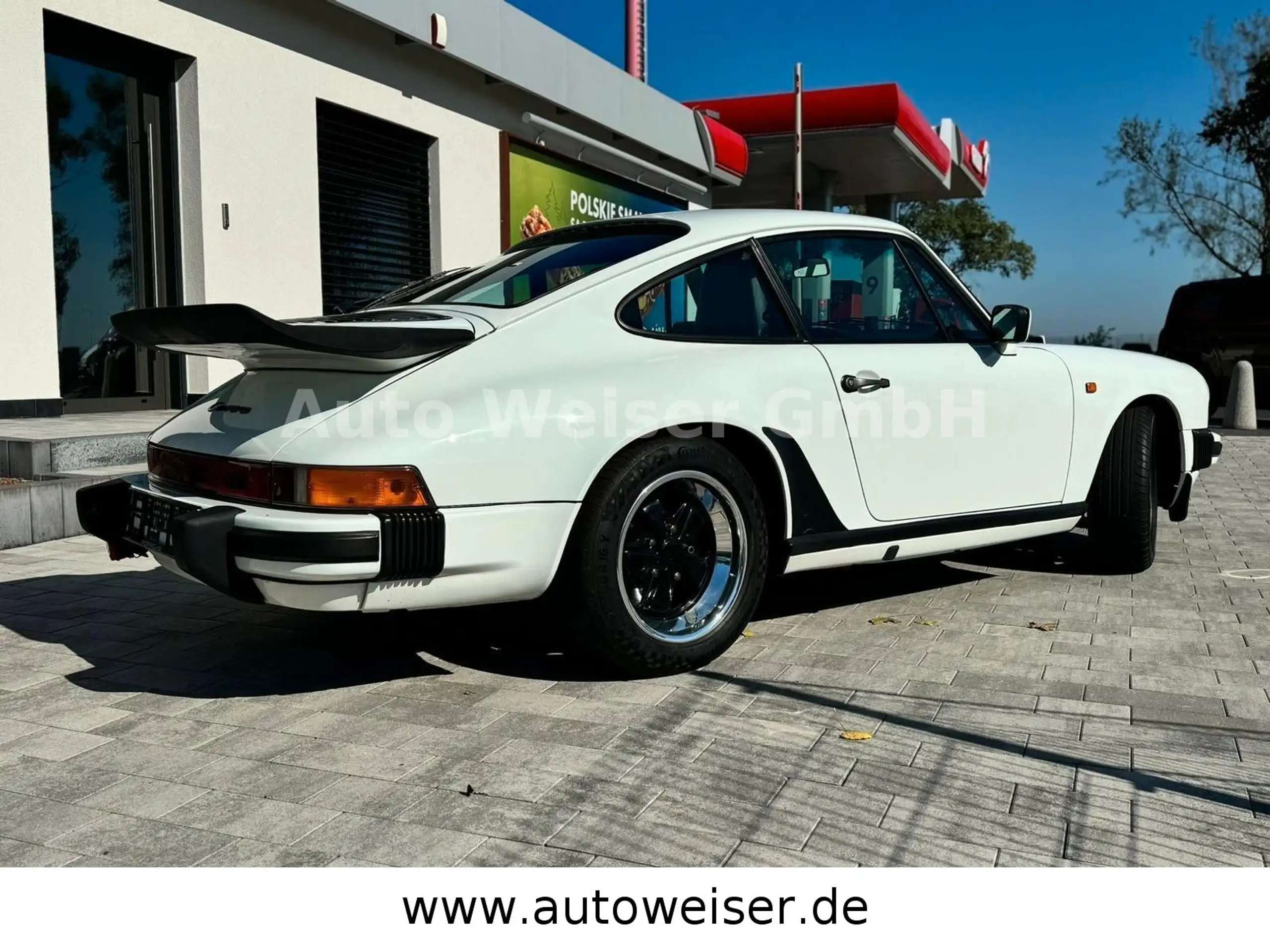 Porsche - 911