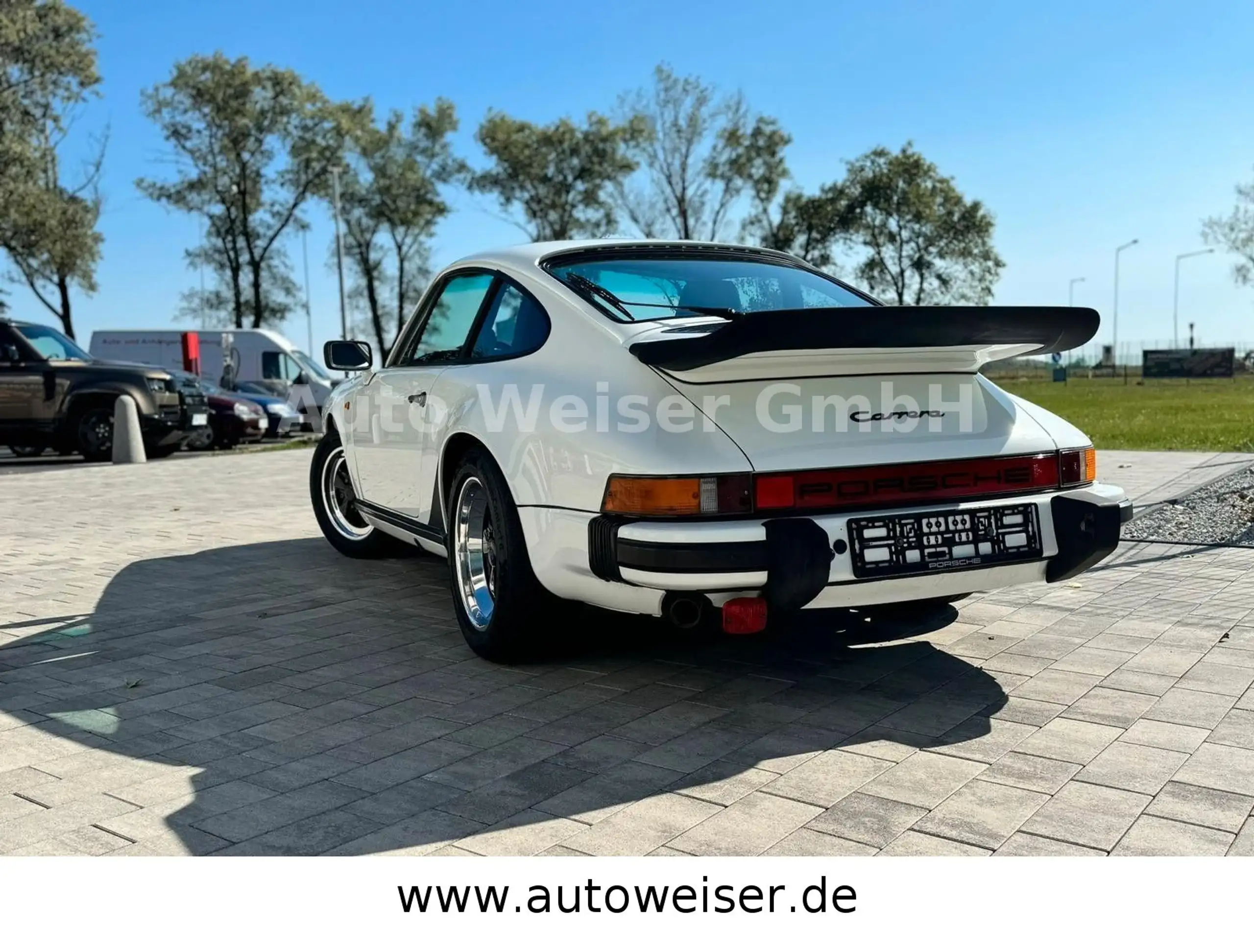 Porsche - 911