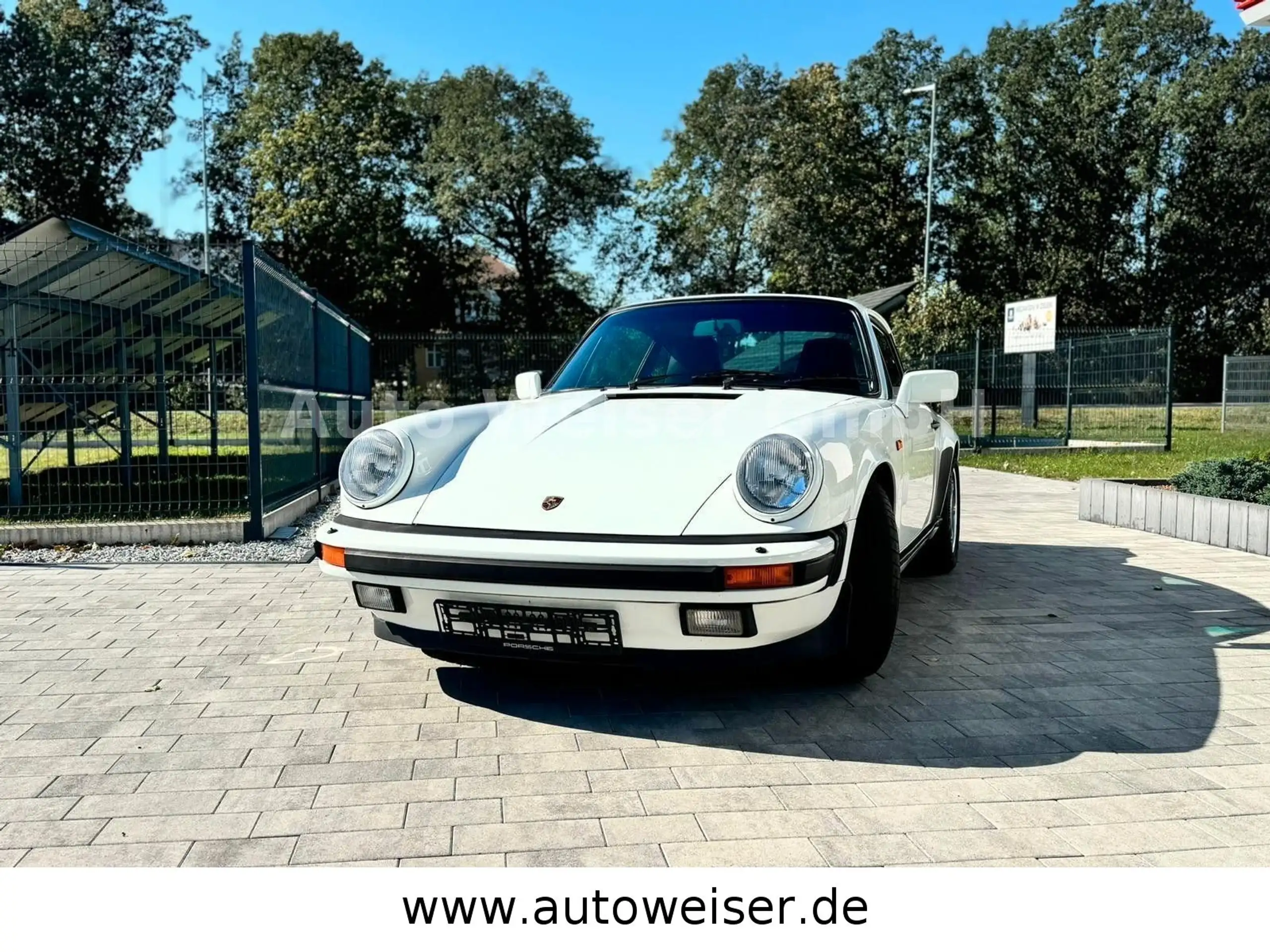 Porsche - 911