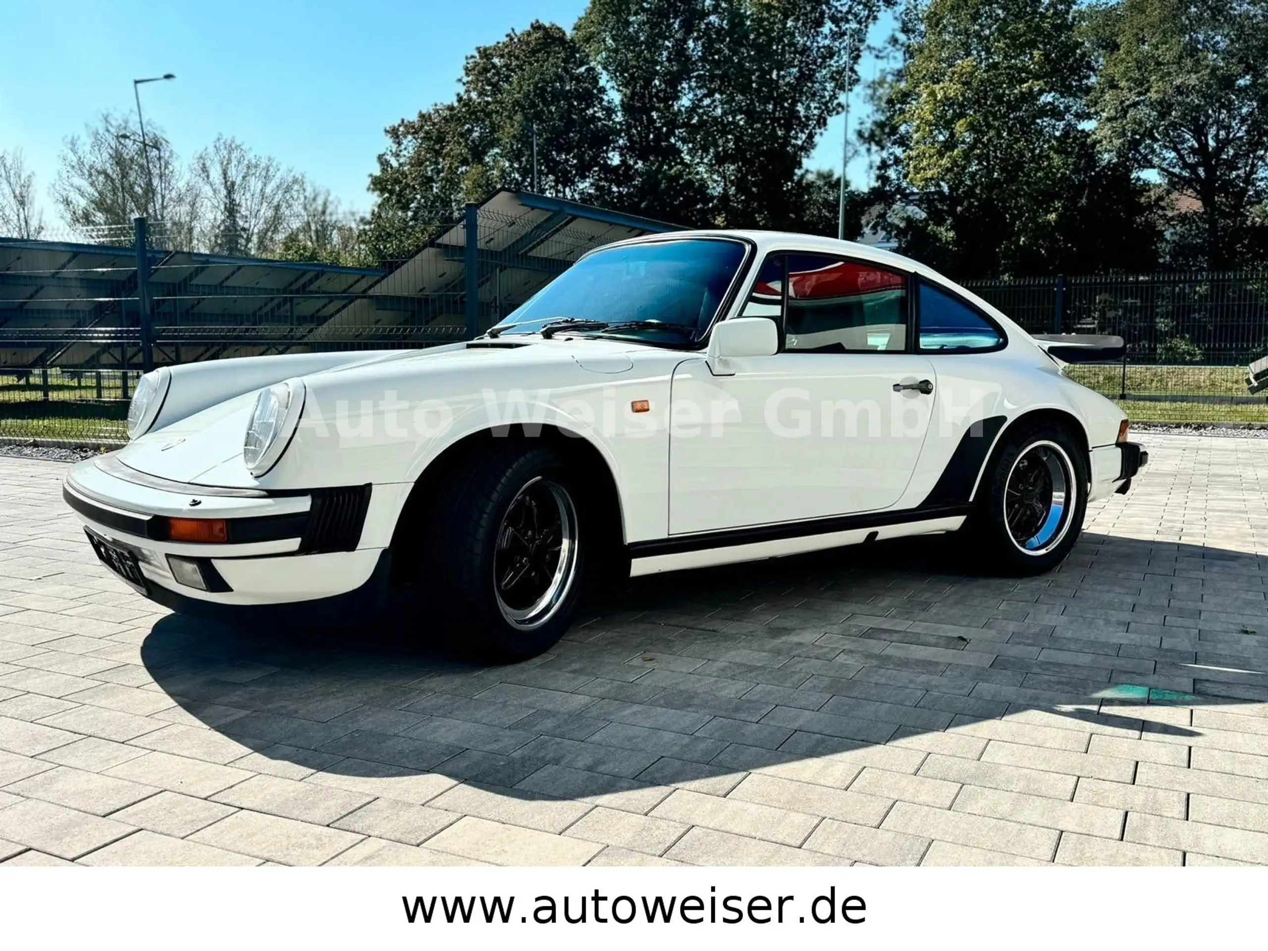 Porsche - 911