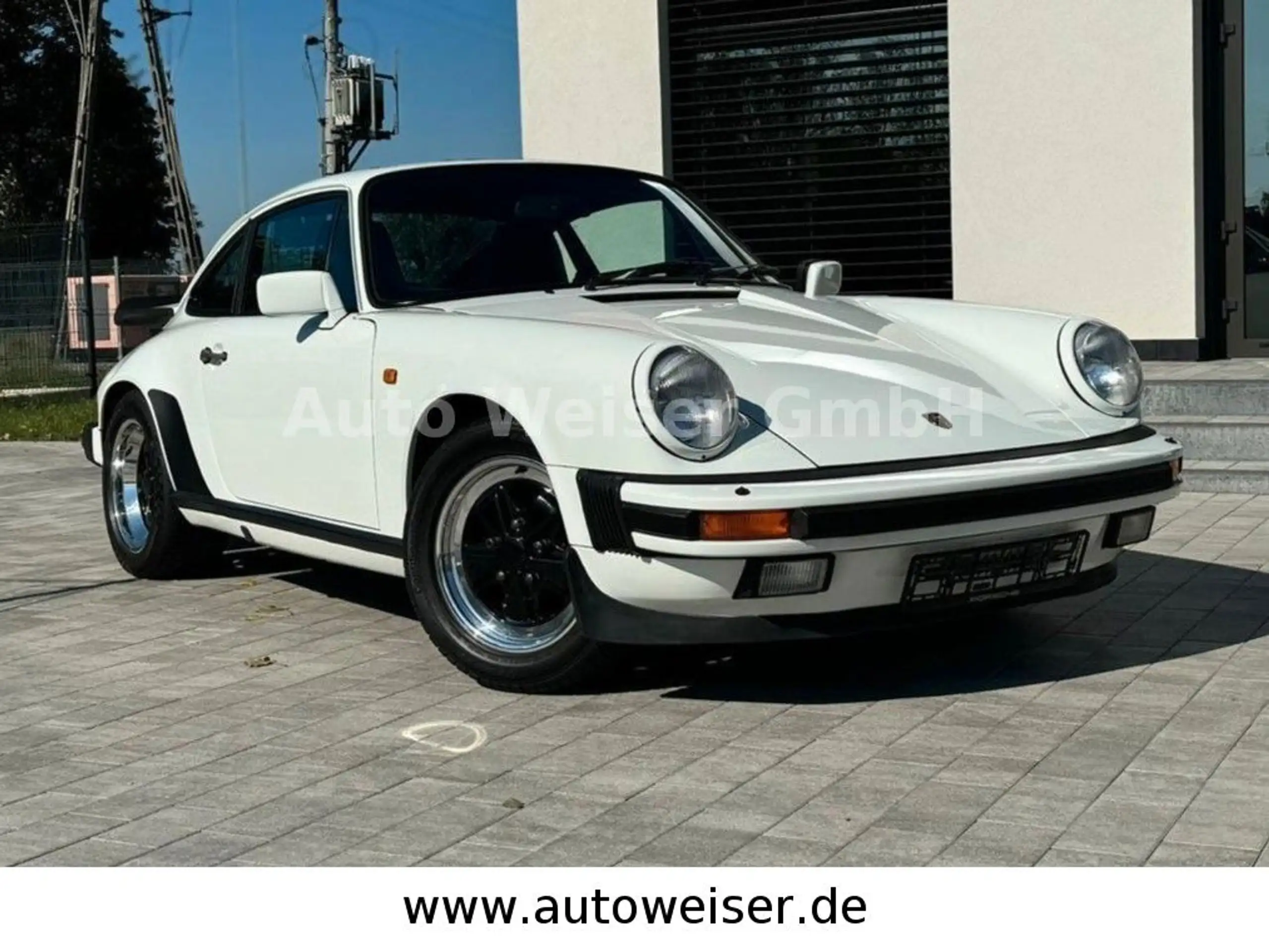 Porsche - 911