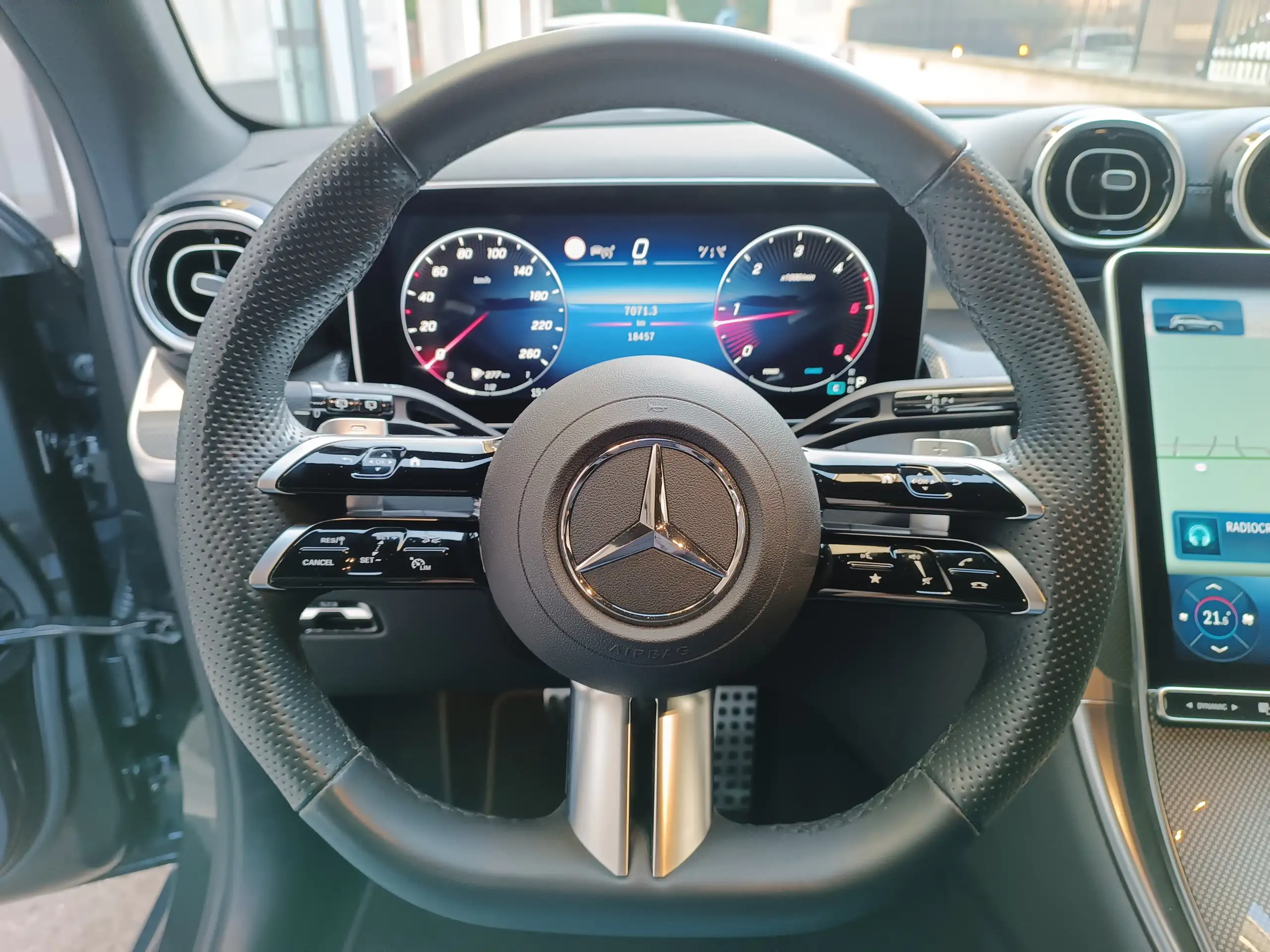 Mercedes-Benz - GLC 220