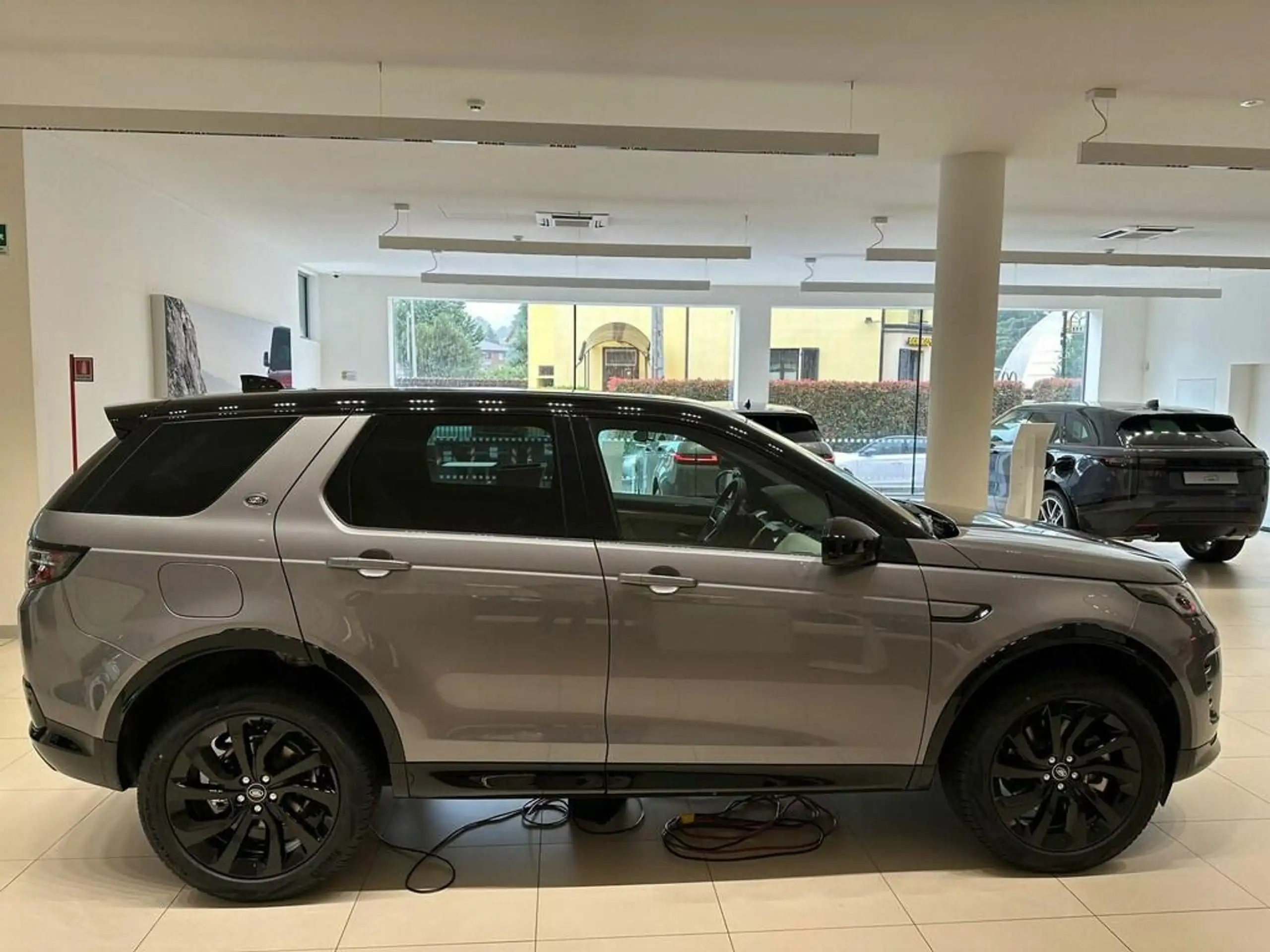 Land Rover - Discovery Sport