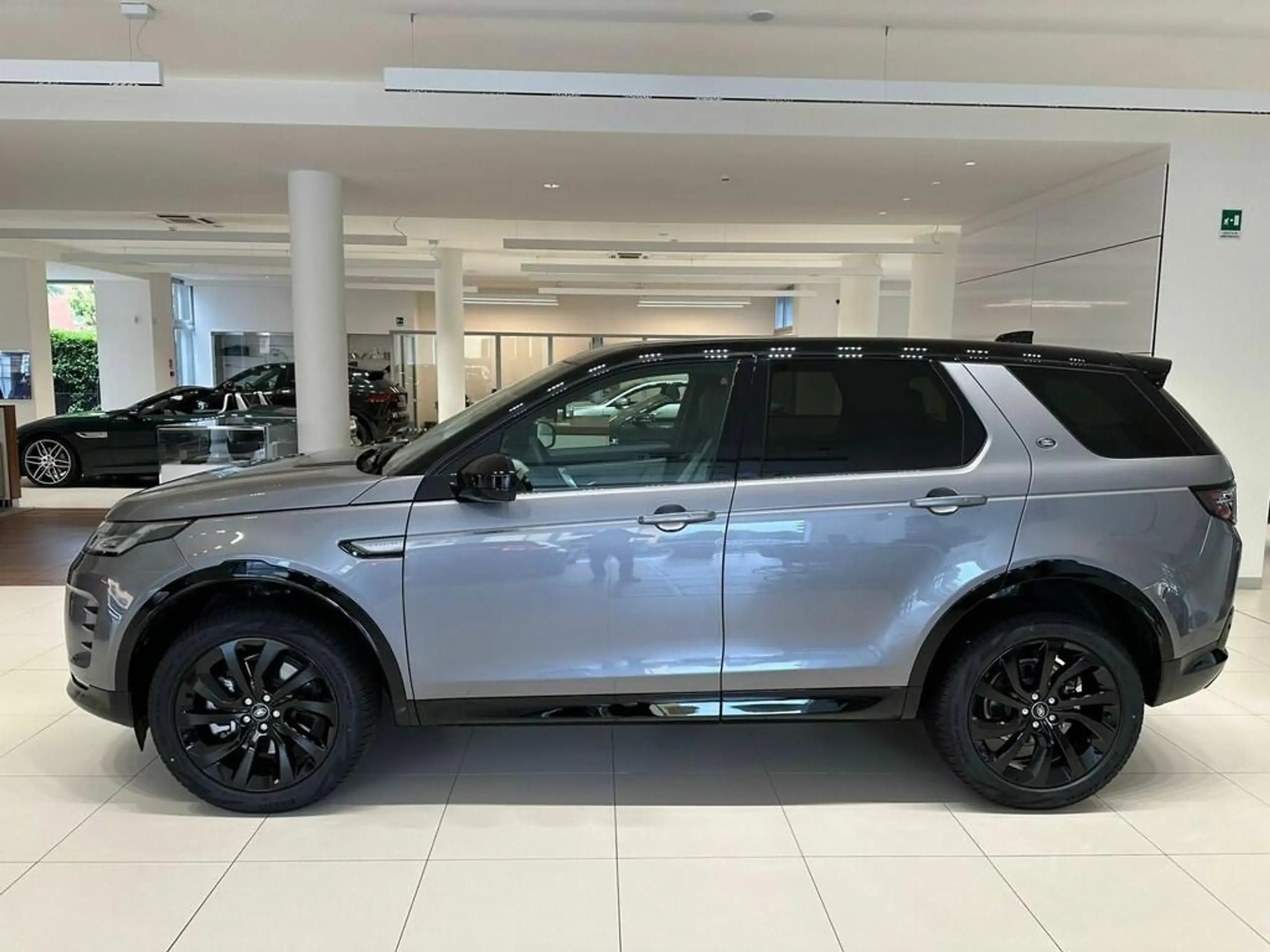 Land Rover - Discovery Sport