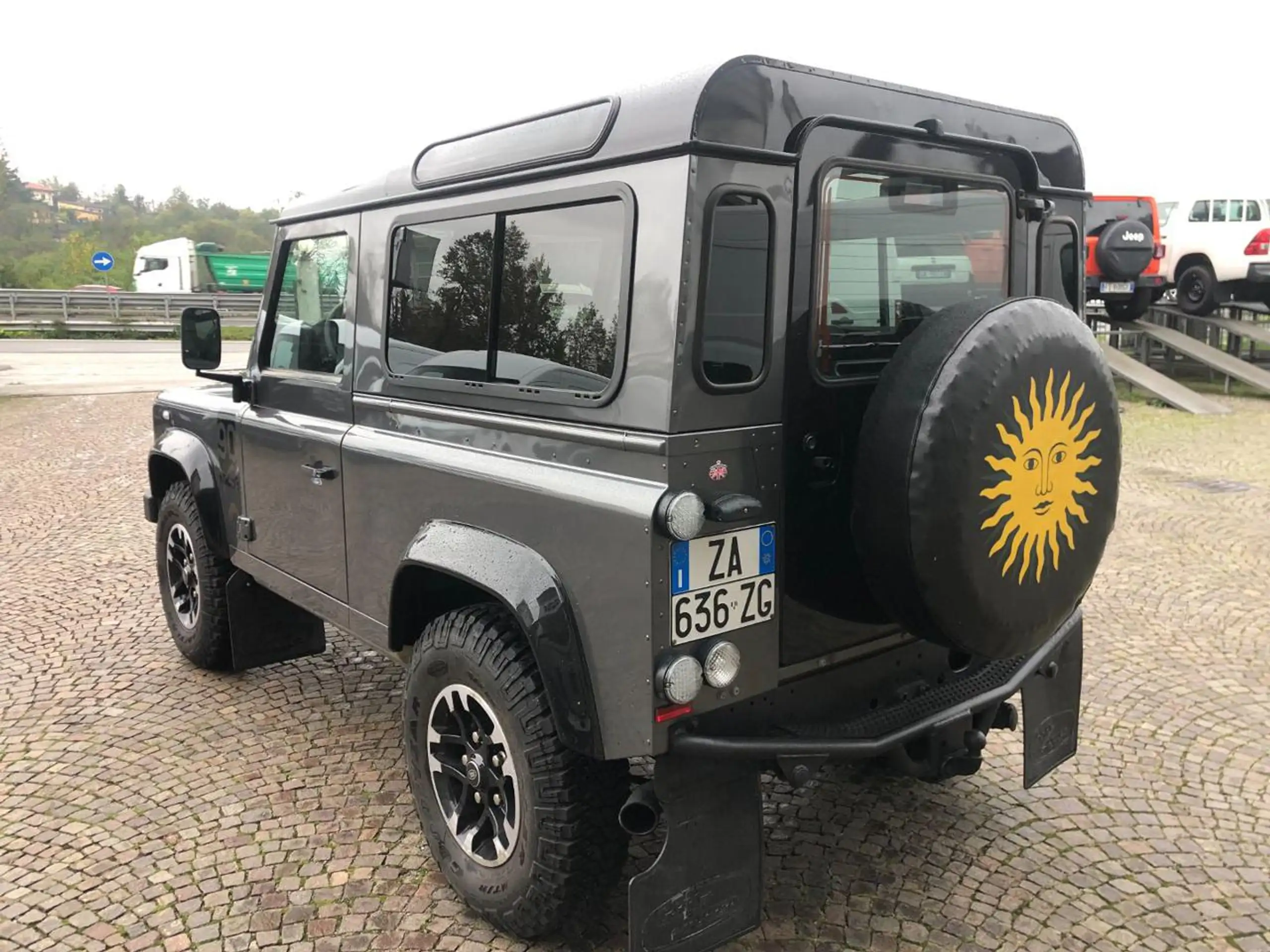 Land Rover - Defender