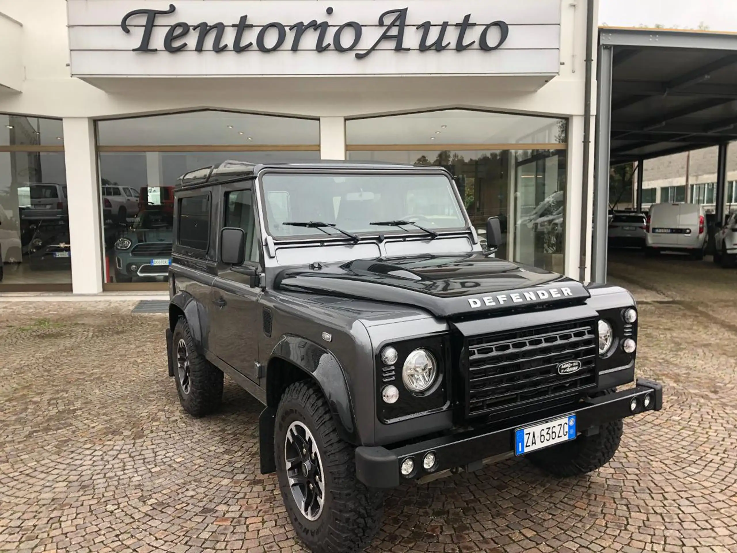 Land Rover Defender 2016