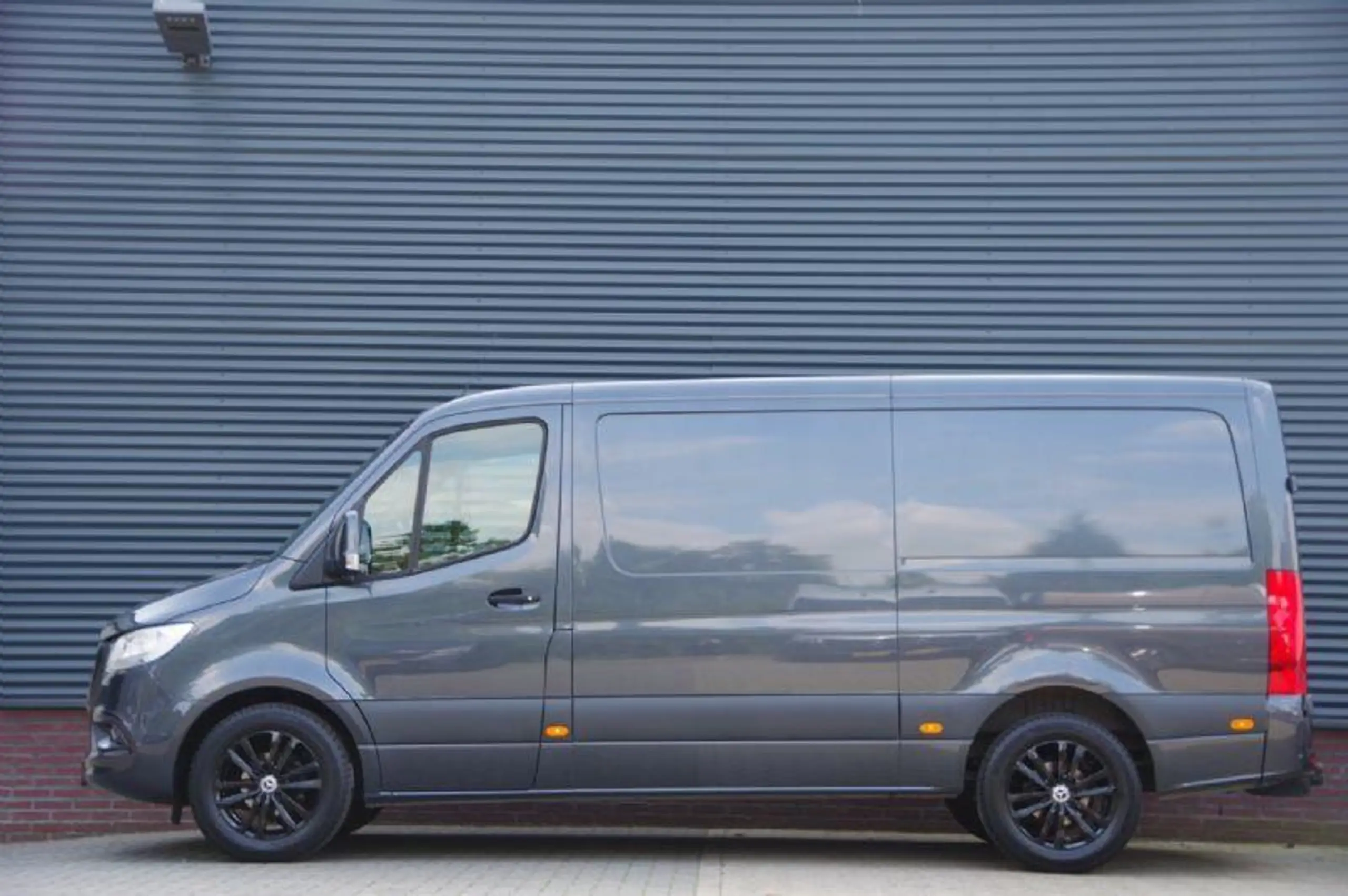 Mercedes-Benz - Sprinter