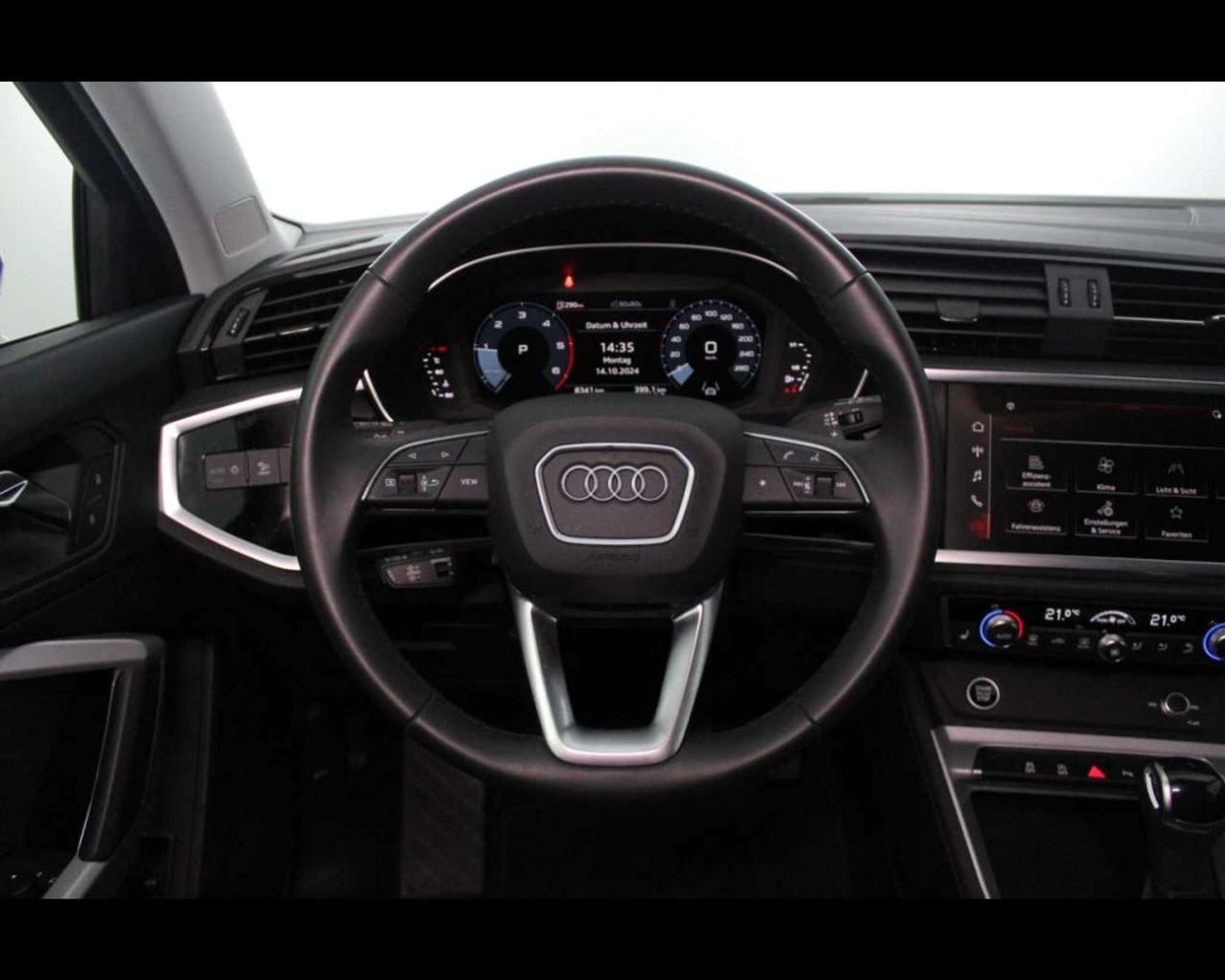 Audi - Q3