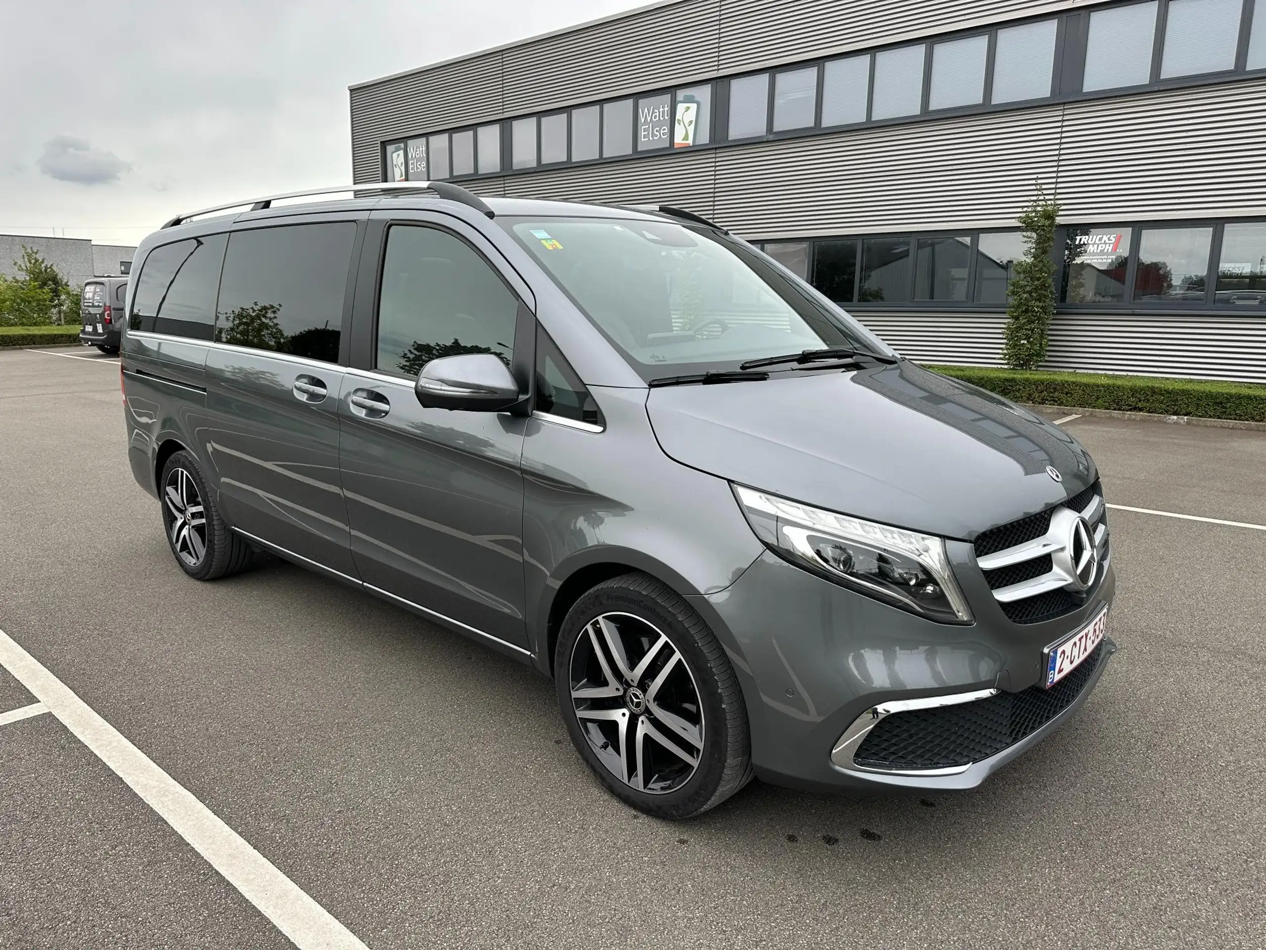 Mercedes-Benz - V 300