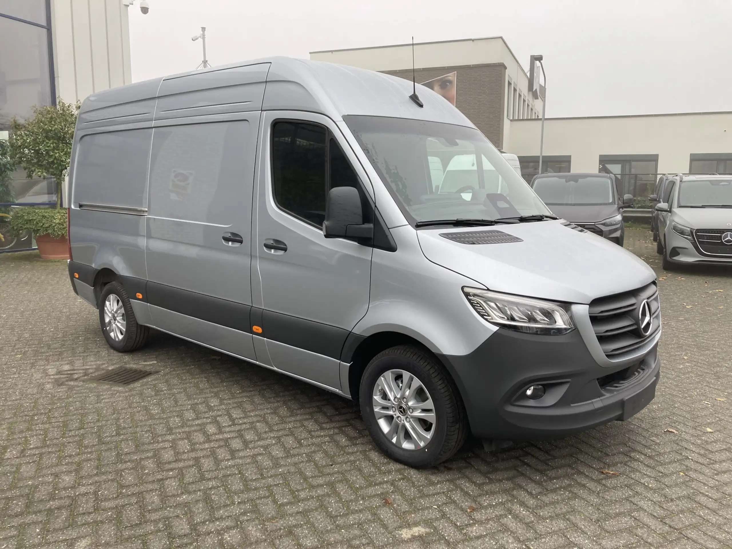 Mercedes-Benz - Sprinter