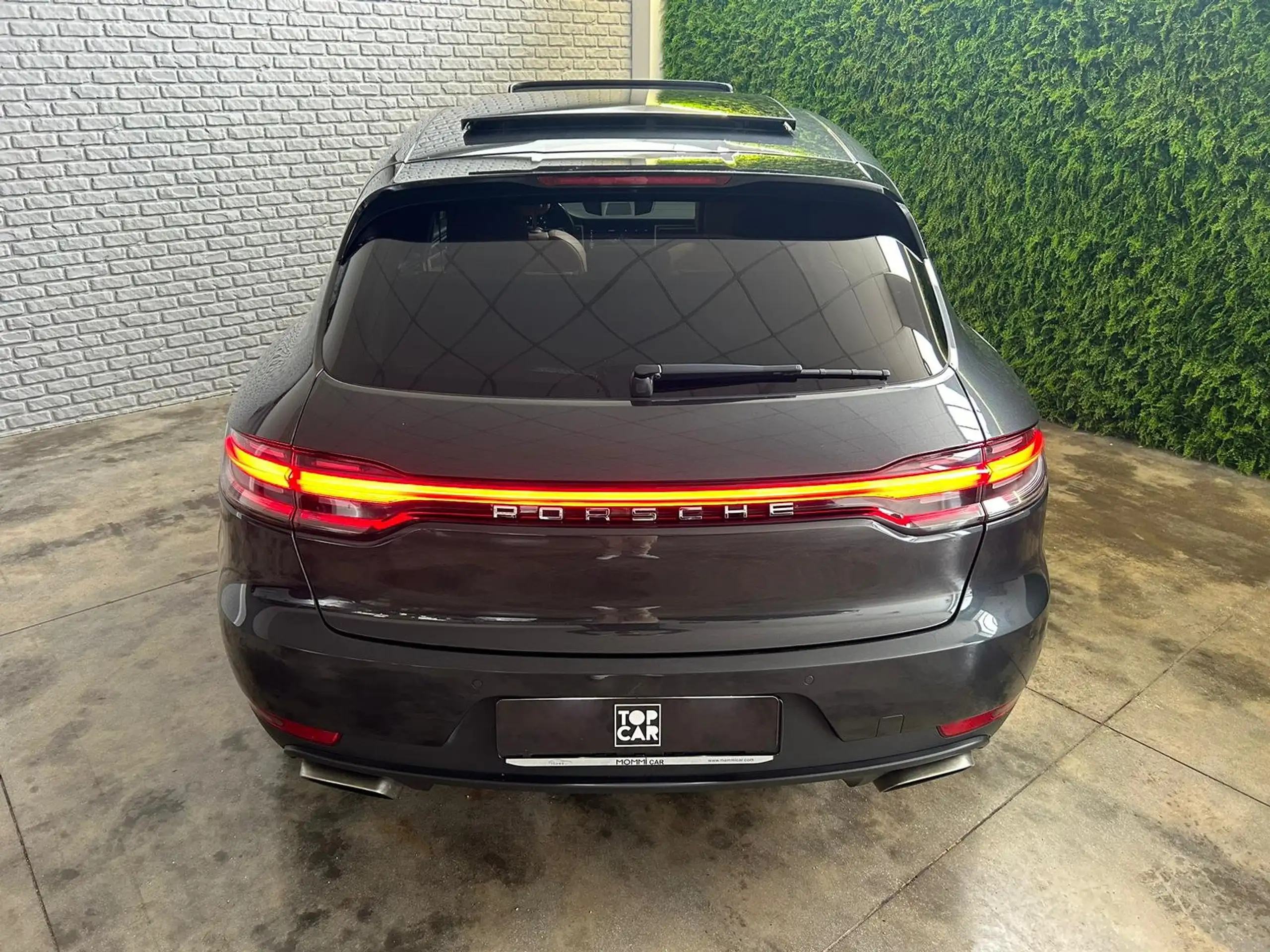 Porsche - Macan