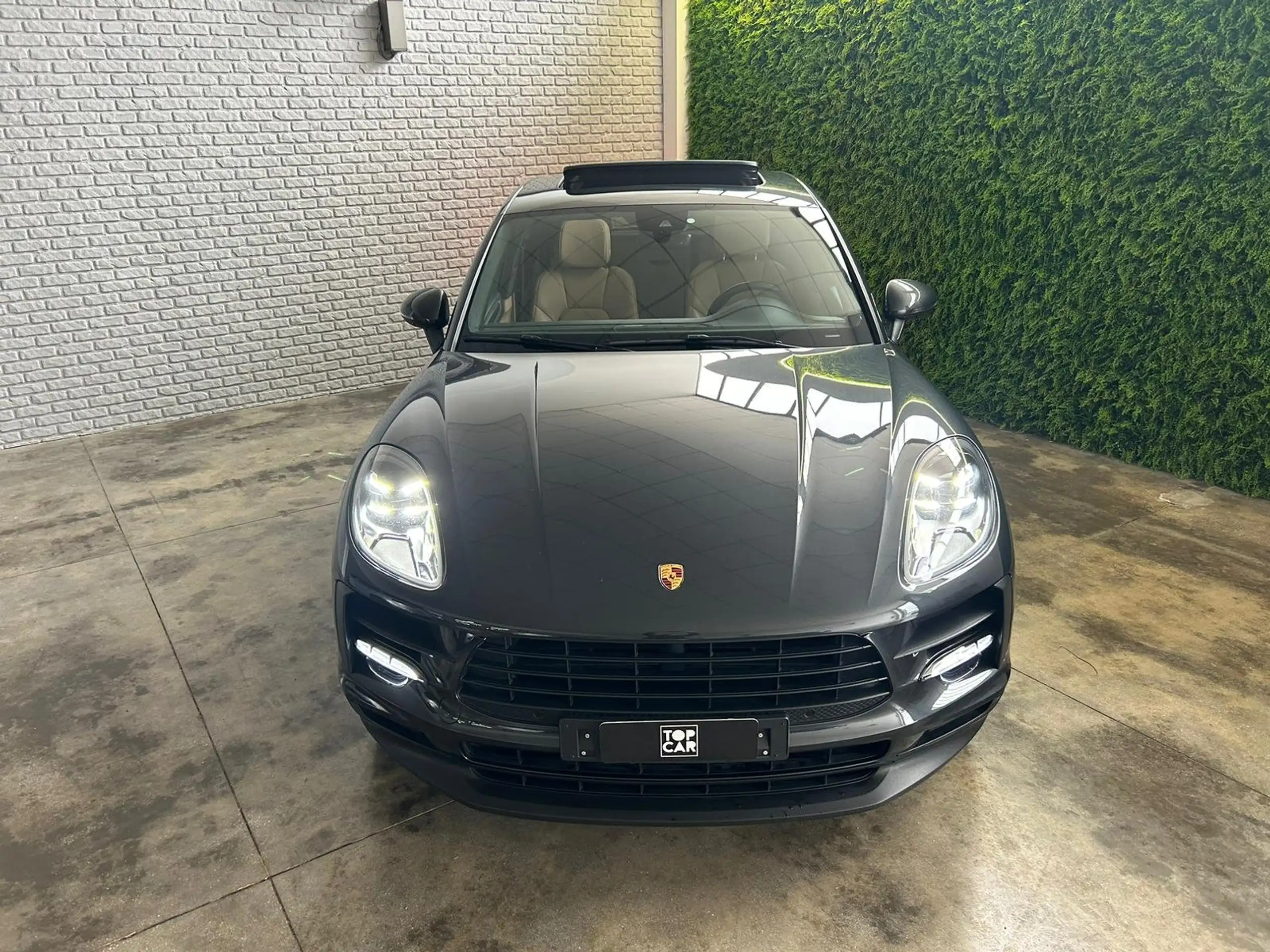 Porsche - Macan