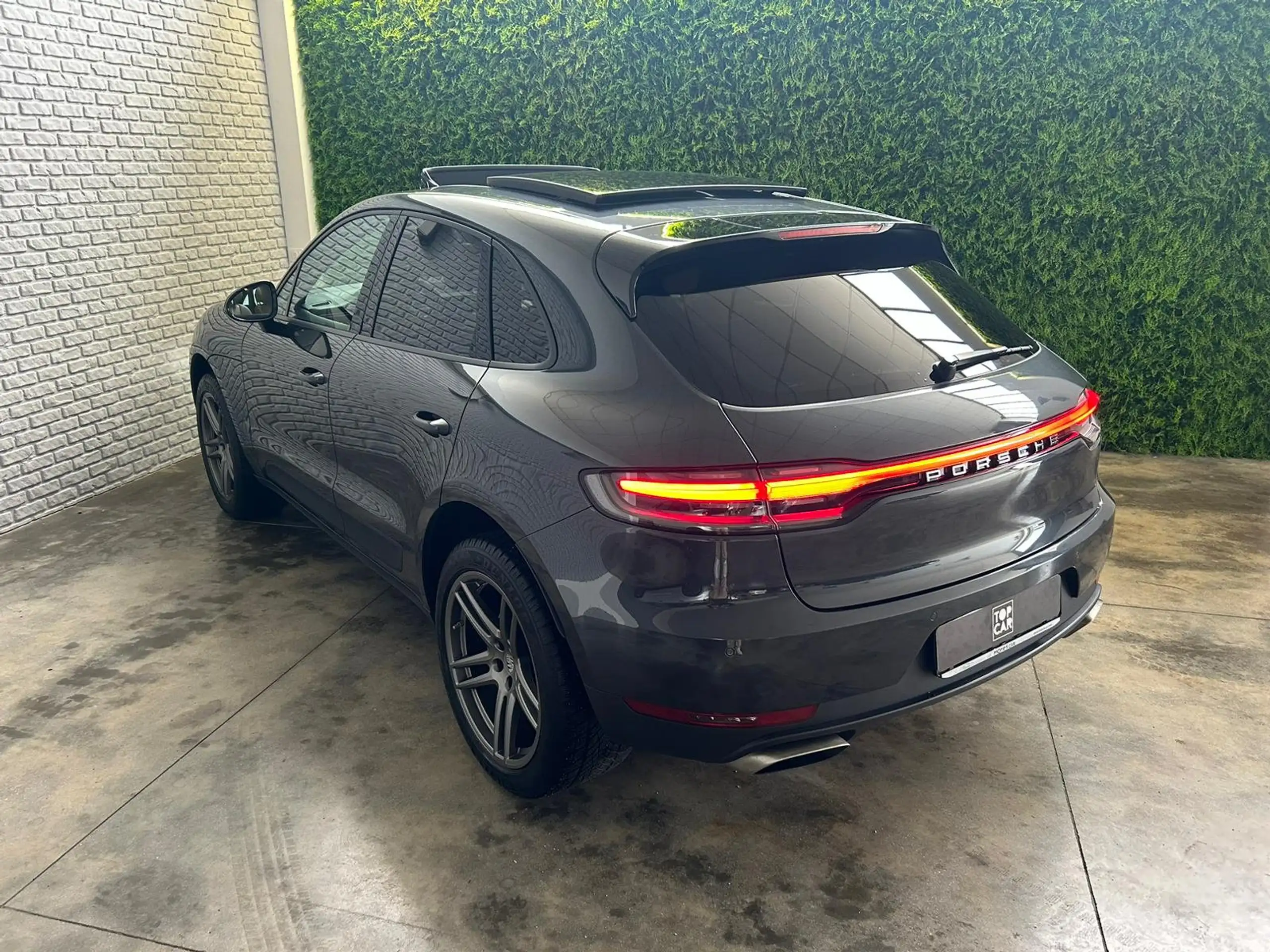 Porsche - Macan