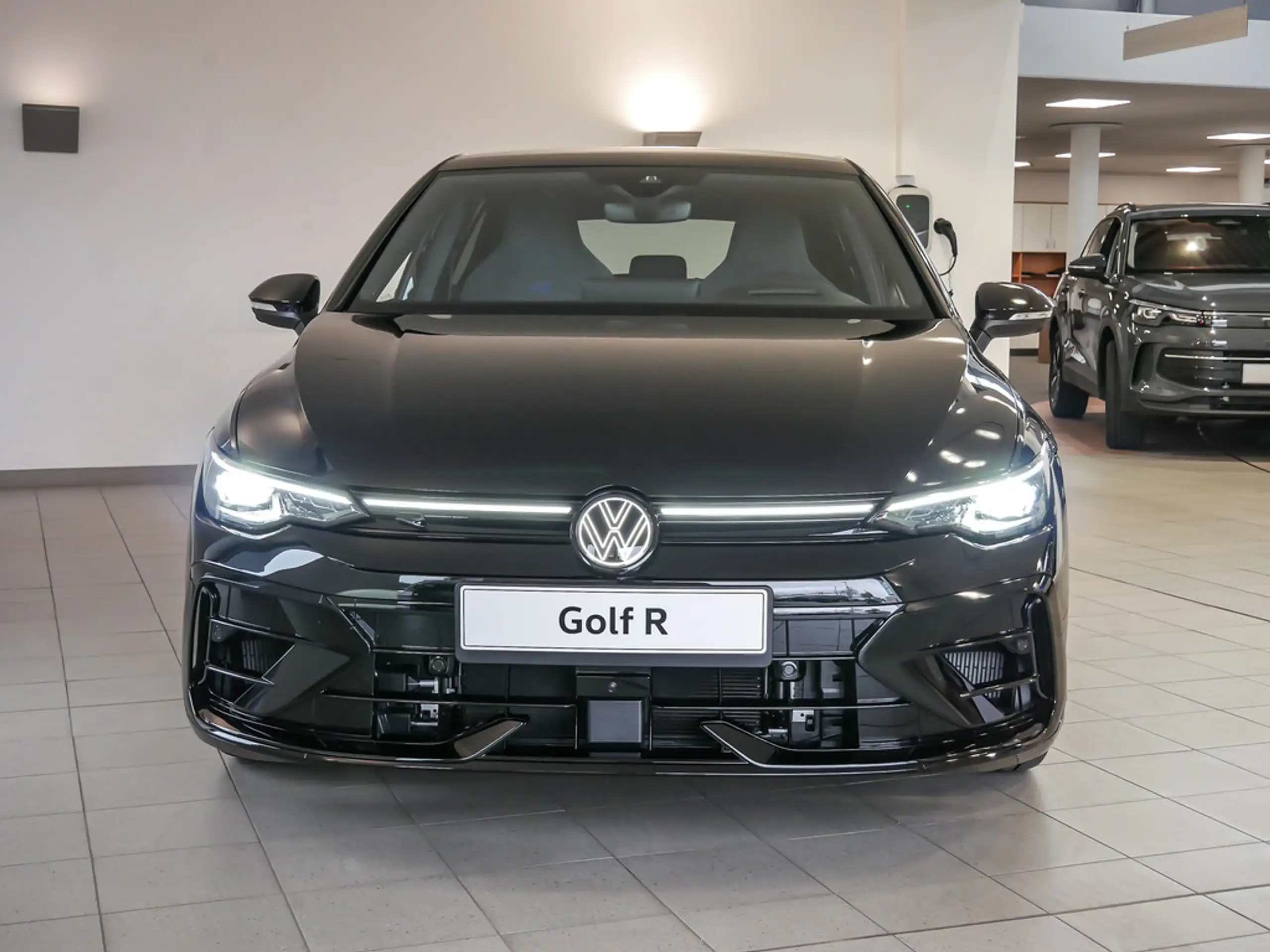 Volkswagen - Golf R