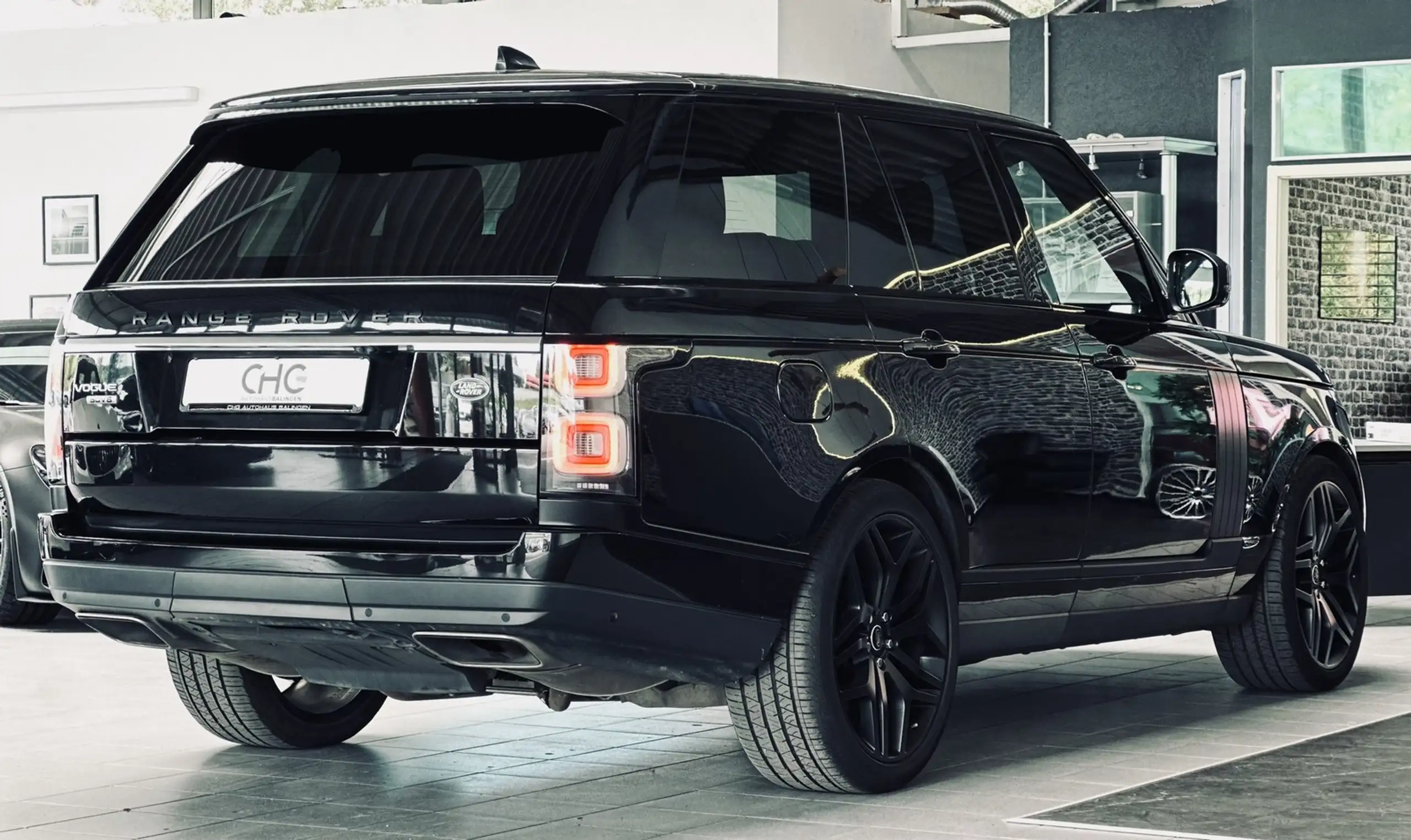 Land Rover - Range Rover