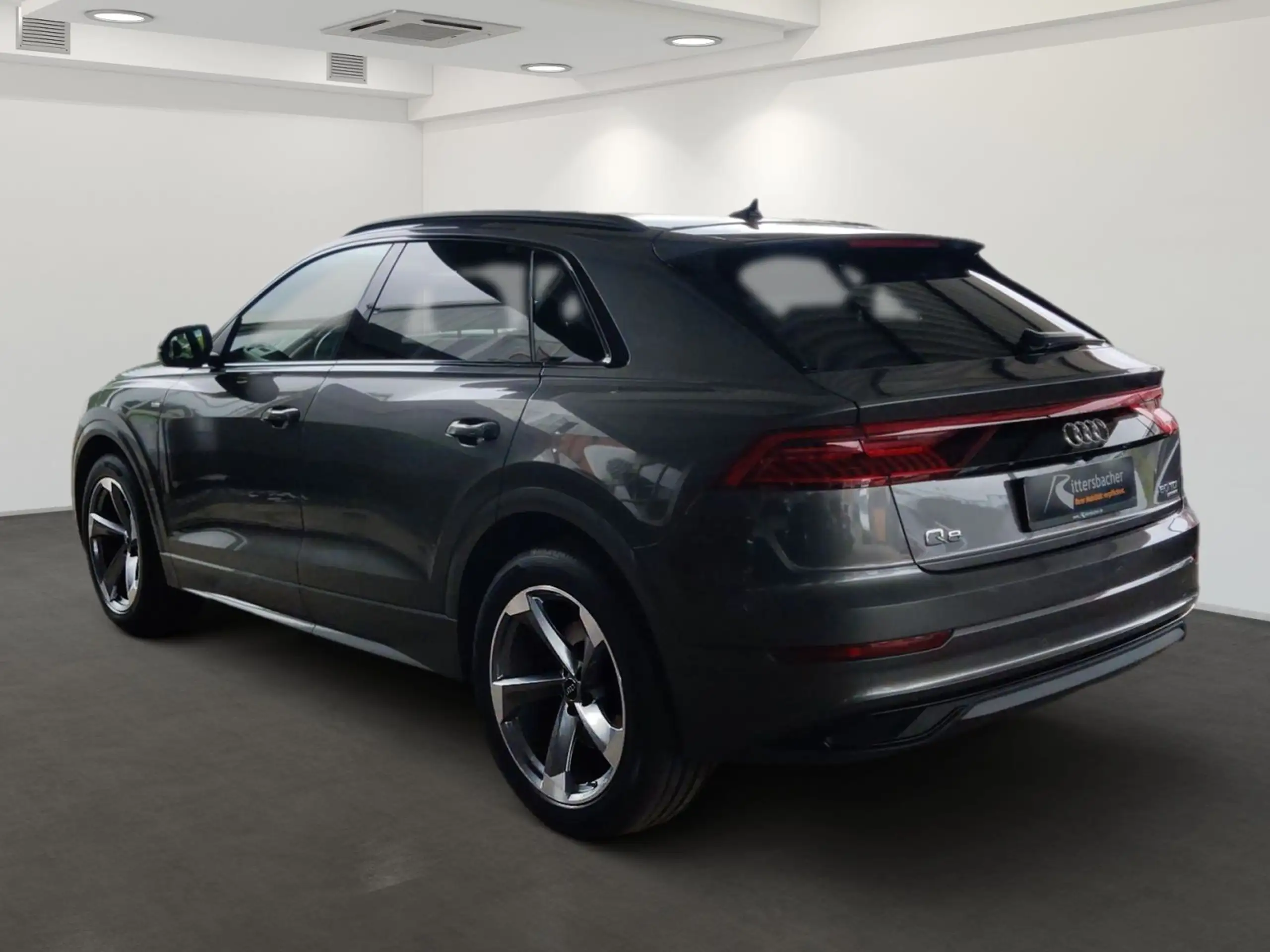 Audi - Q8