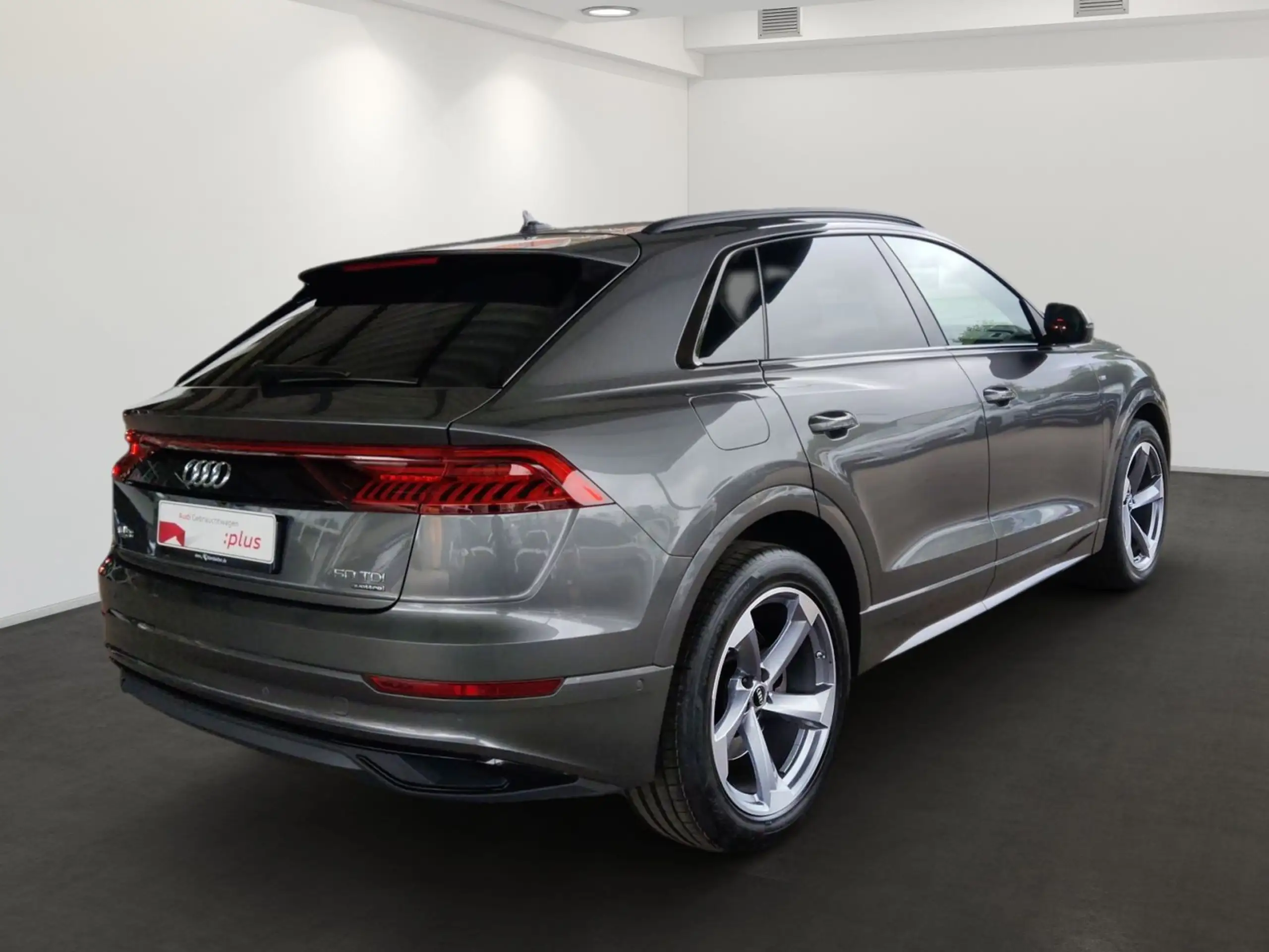 Audi - Q8