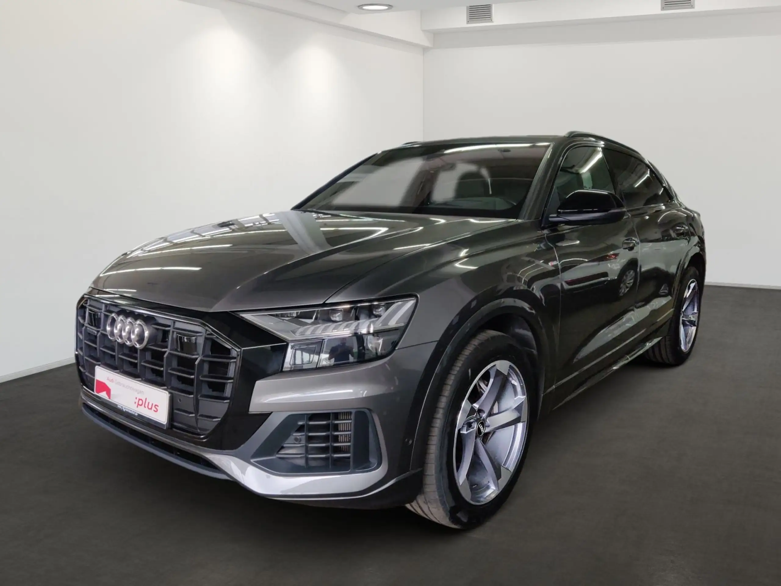 Audi - Q8