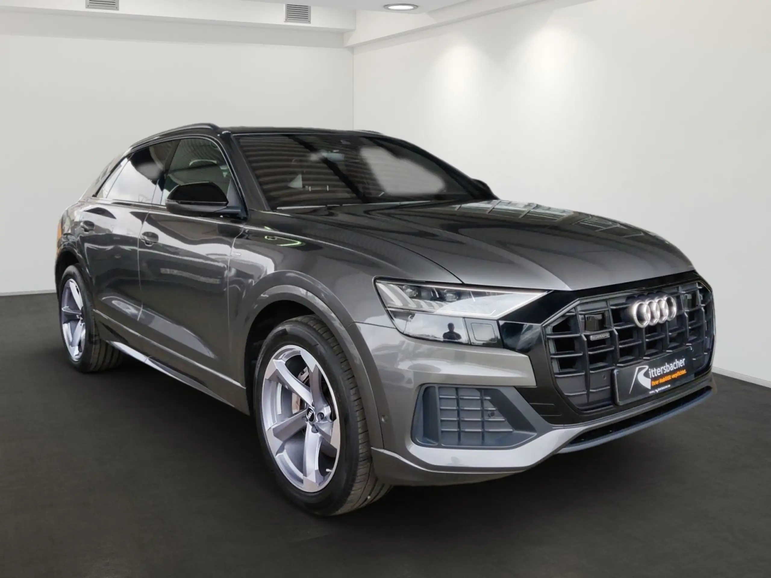 Audi - Q8