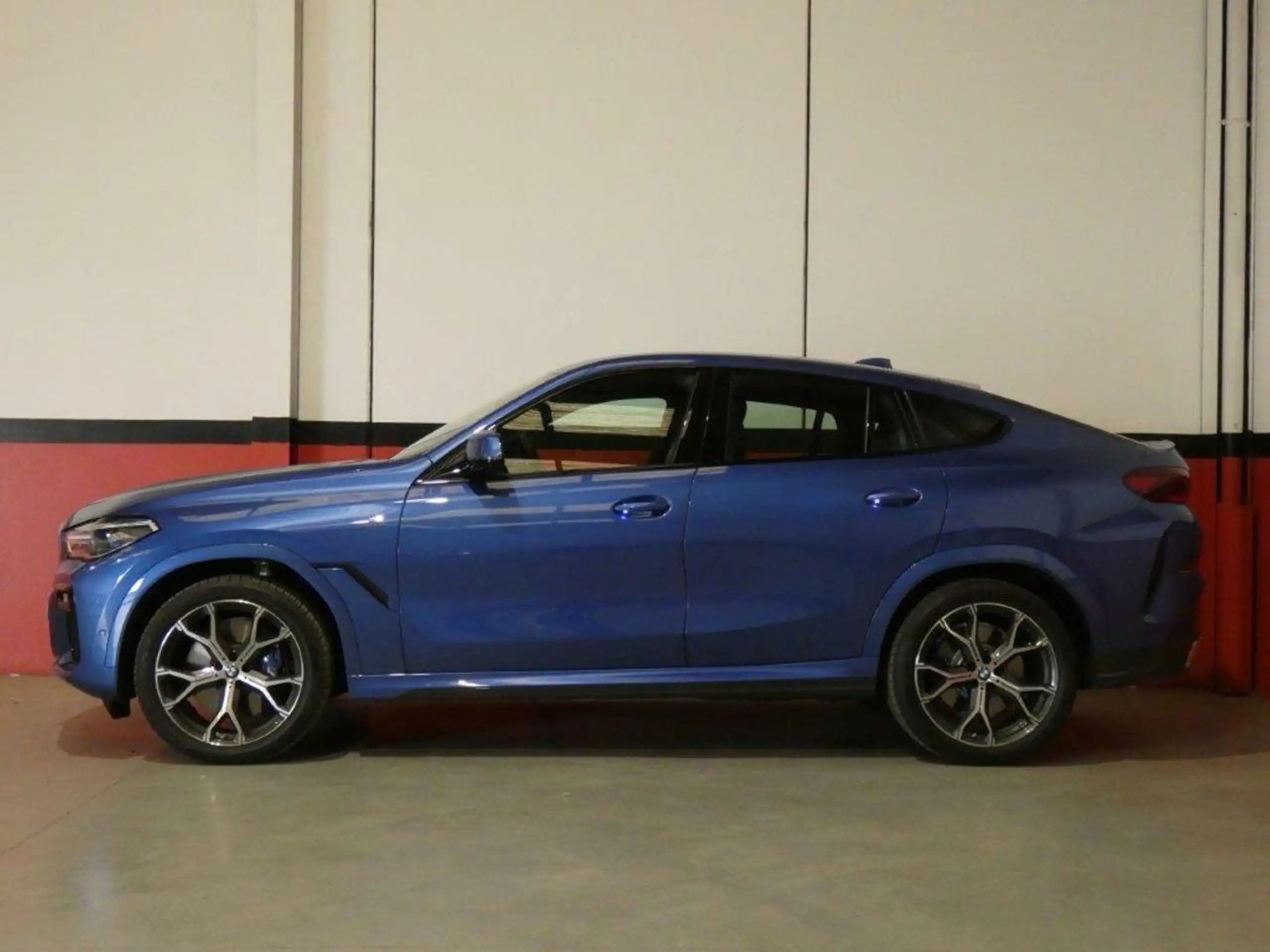 BMW - X6