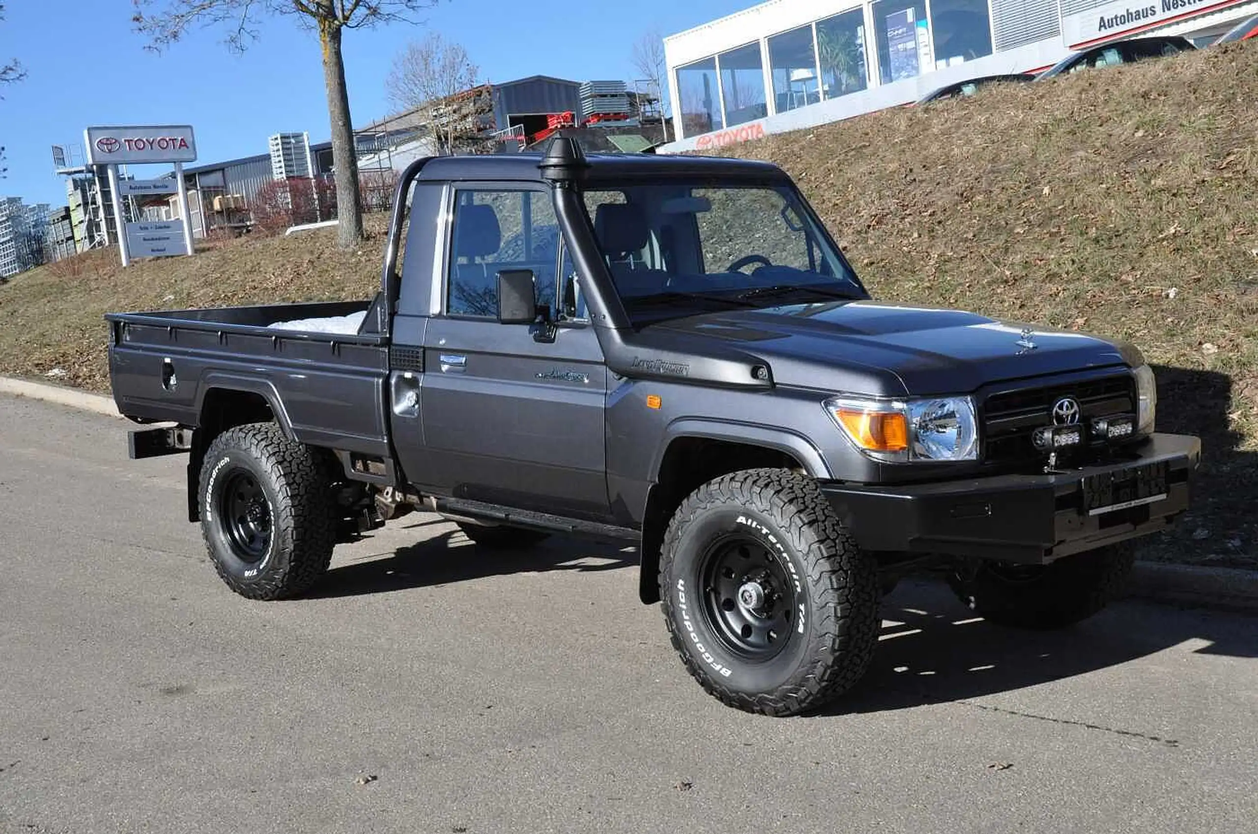 Toyota - Land Cruiser