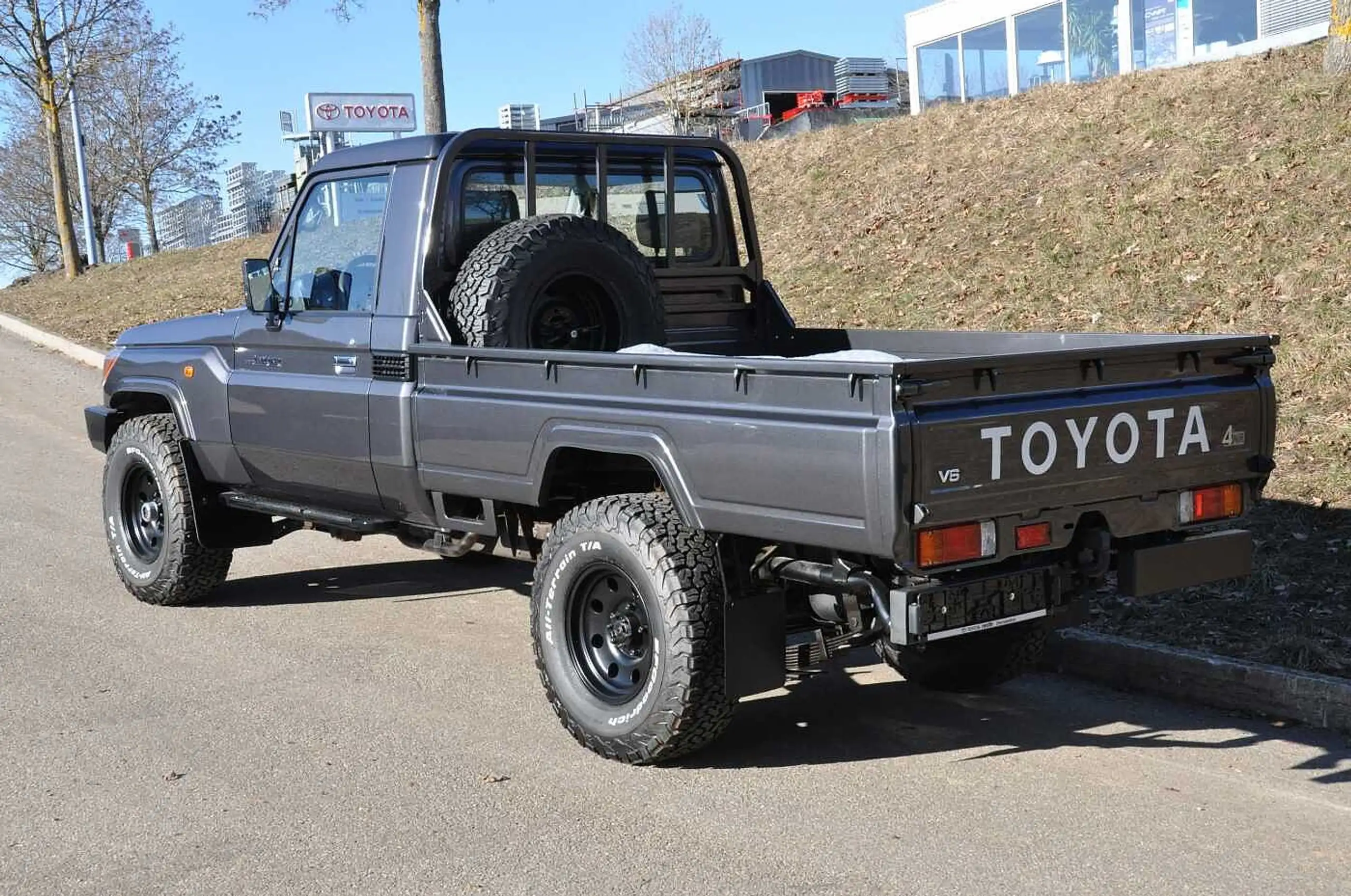 Toyota - Land Cruiser