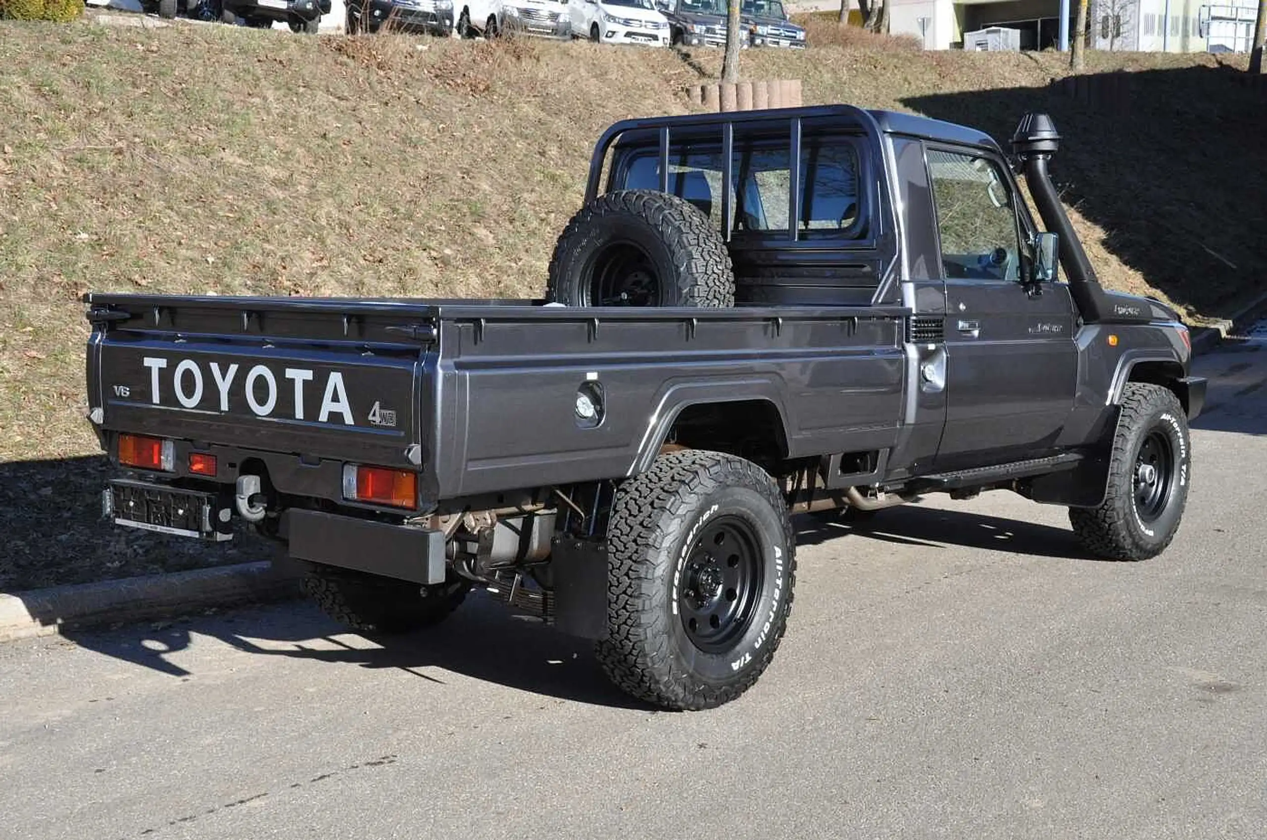 Toyota - Land Cruiser